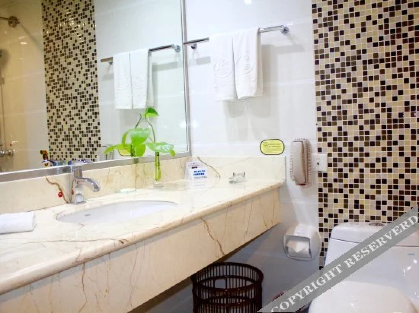 Haining Holiday International Hotel