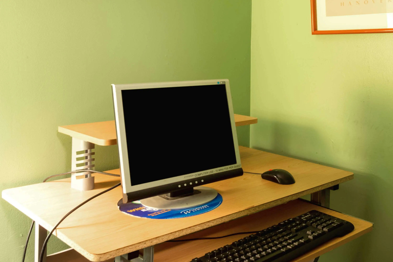 Super 8 by Wyndham White River Junction