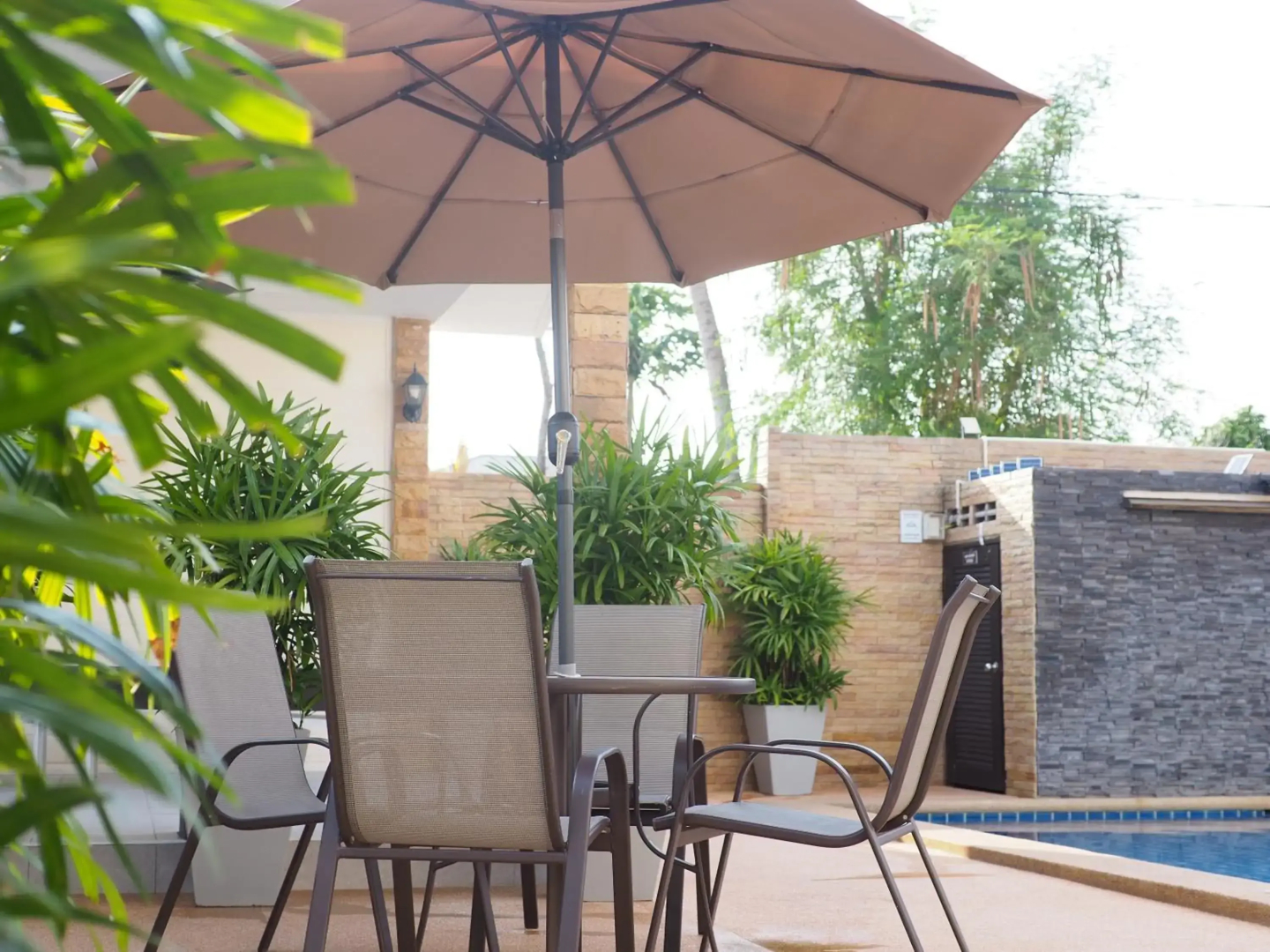 Mangoes Guesthouse