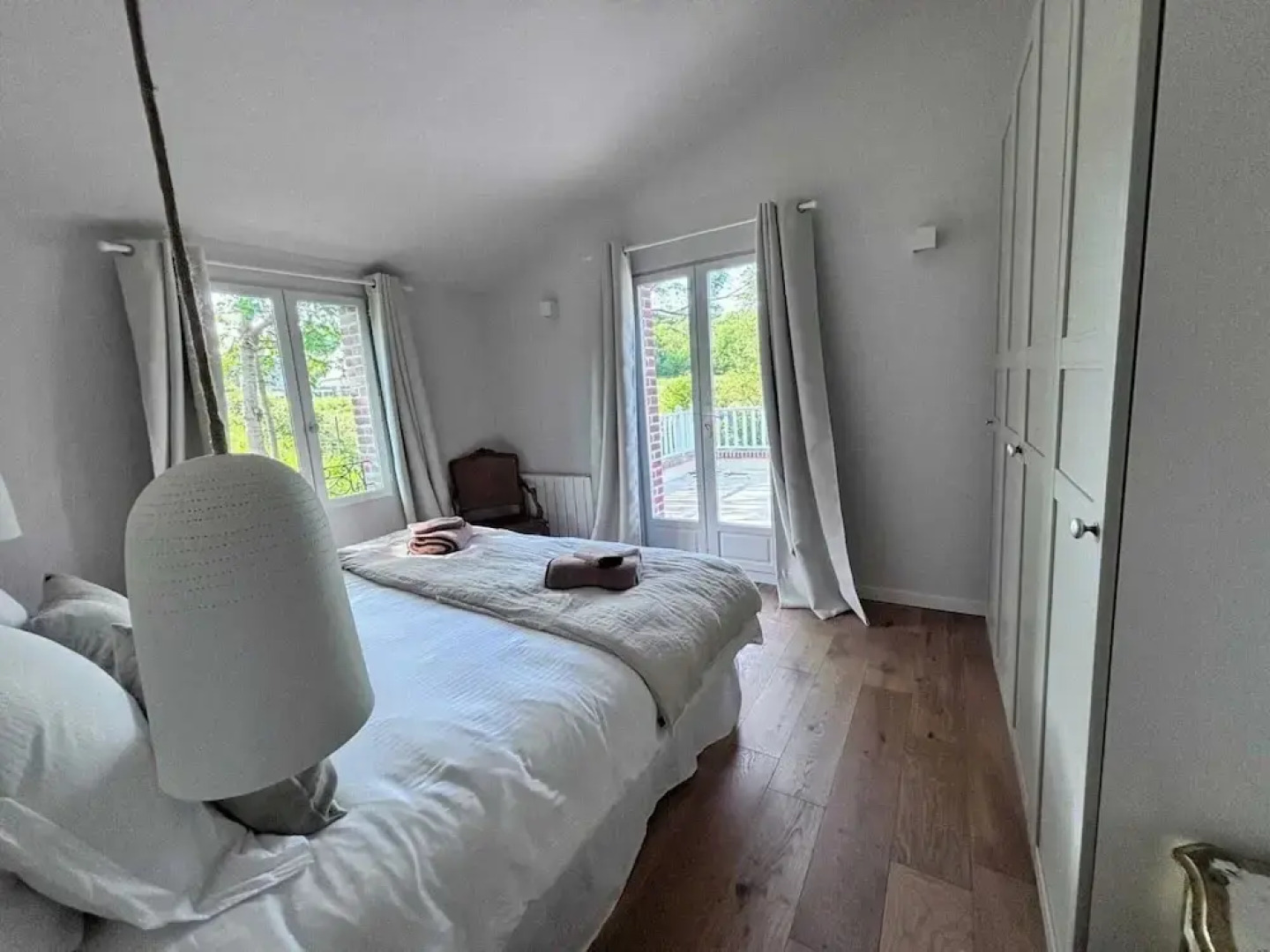 Exceptional 5 Bedroom House Near the Beach