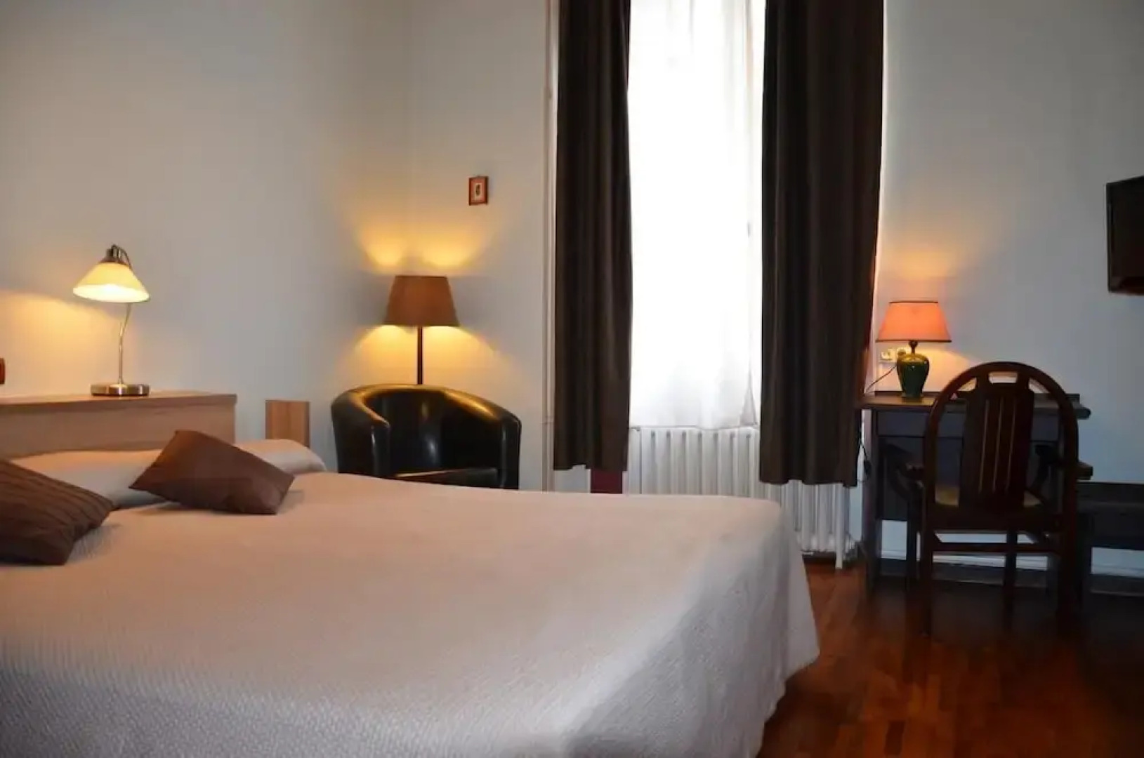 Logis Palais Des Fleurs Restaurant Les Capucines