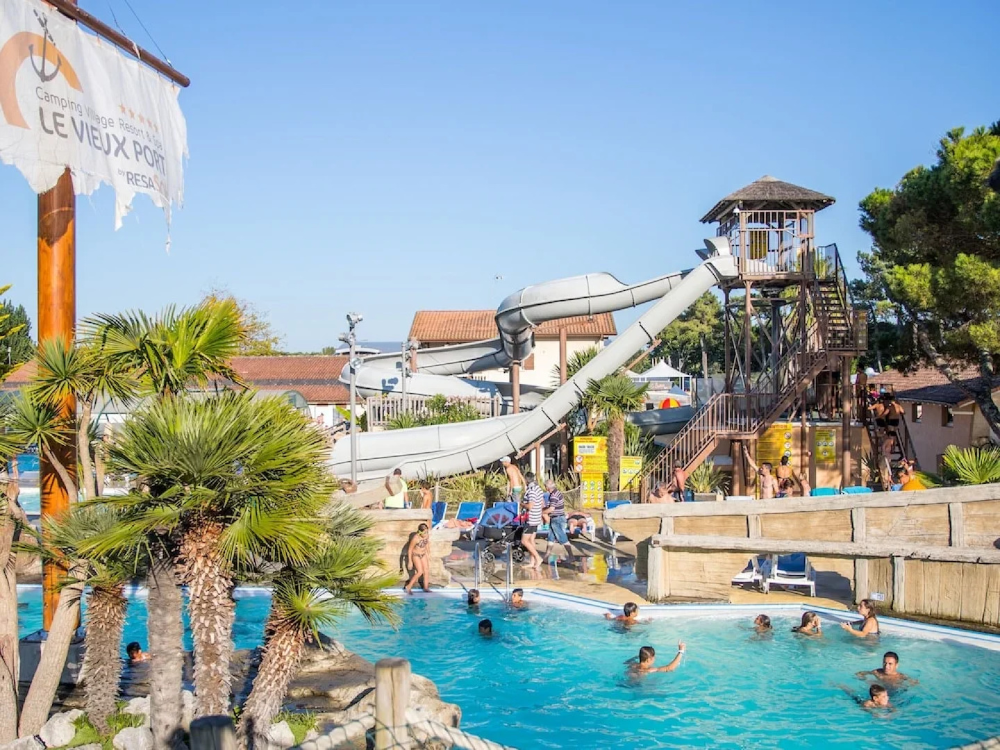 Cozy Mobile Home With Covered Terrace on a Luxury Campsite