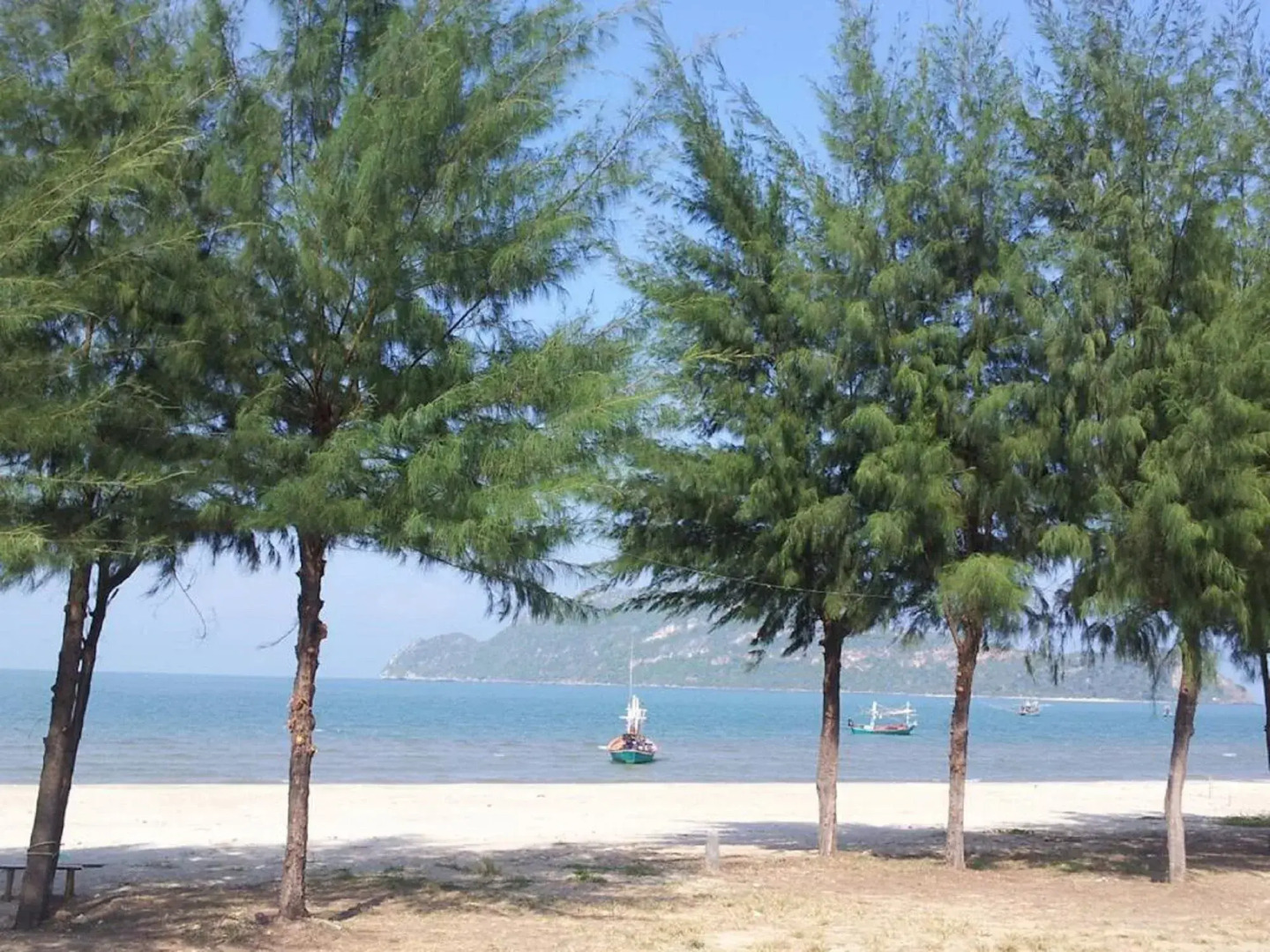 Samroiyod Beach Resort