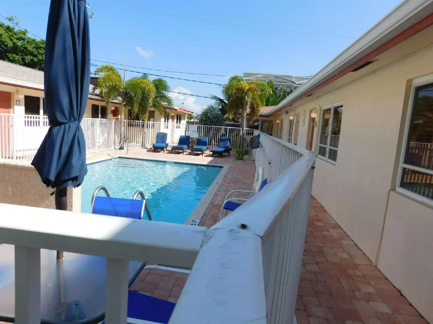 Lauderdale Villas, Suites by the Sea