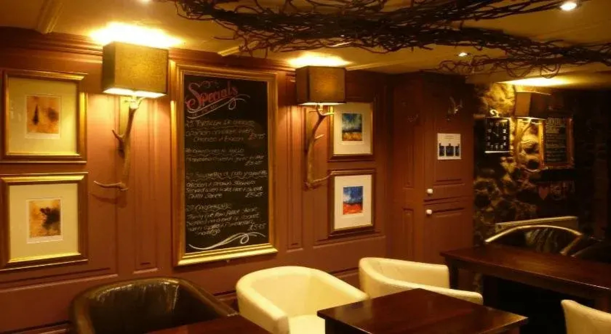 No1 Hotel & Wine Lounge