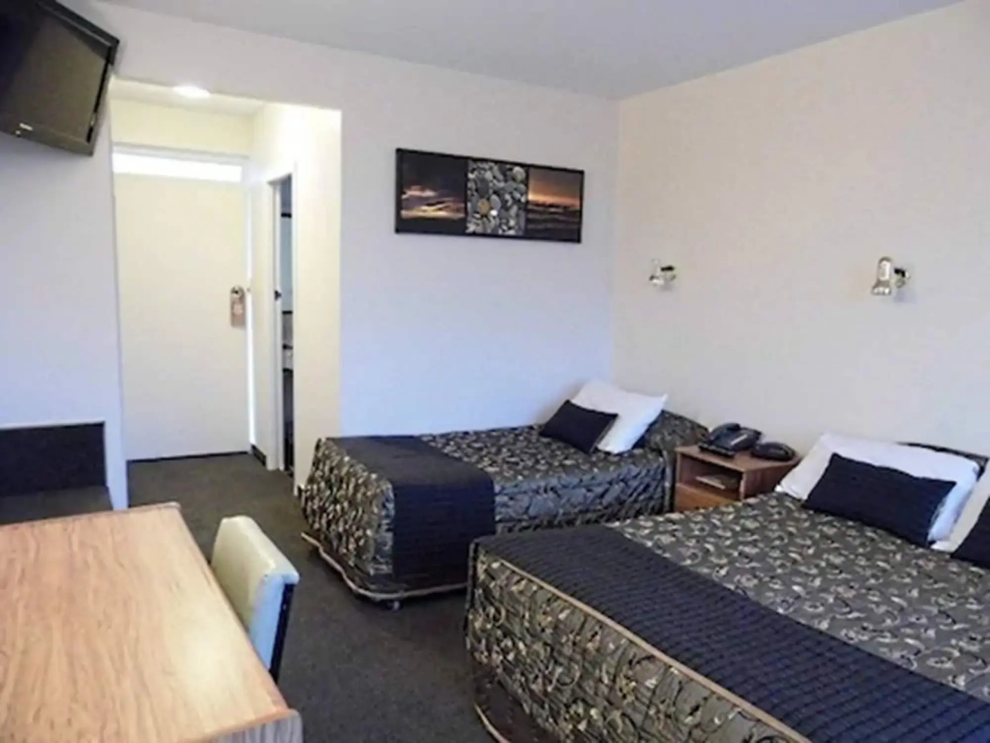 Westport Motor Hotel