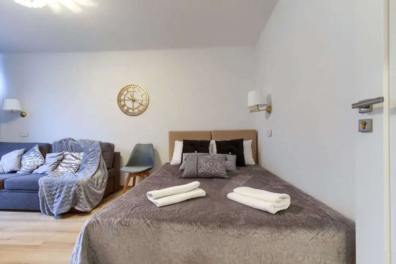 UNIT Warszawa Centrum Room by Metro Rondo ONZ