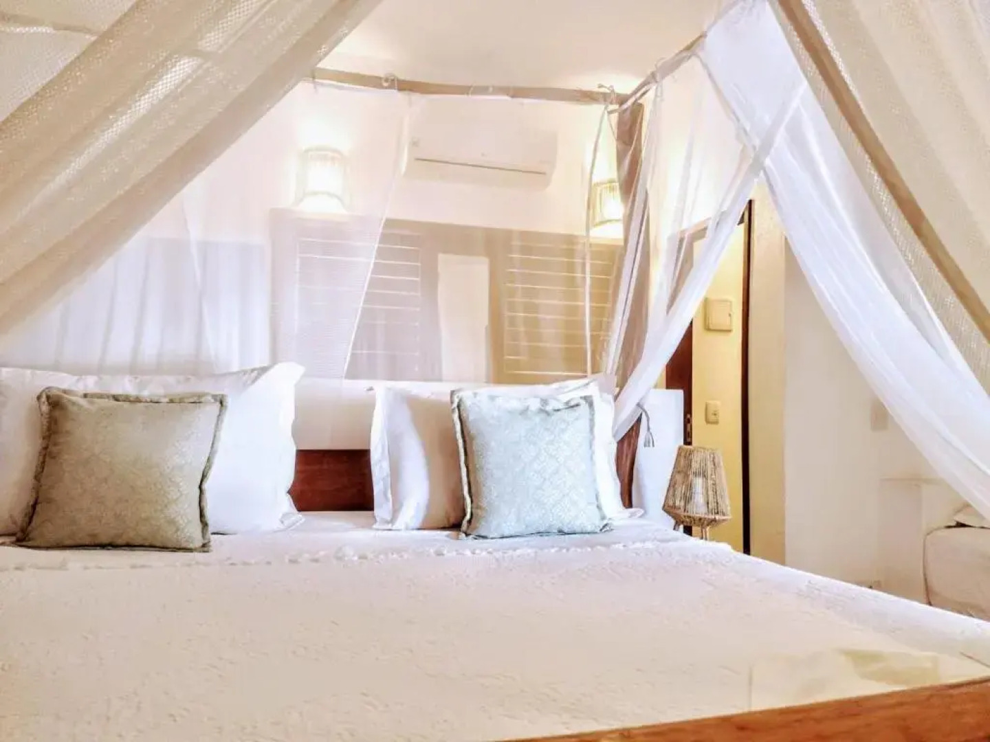 Villa Pinolo by Kabana