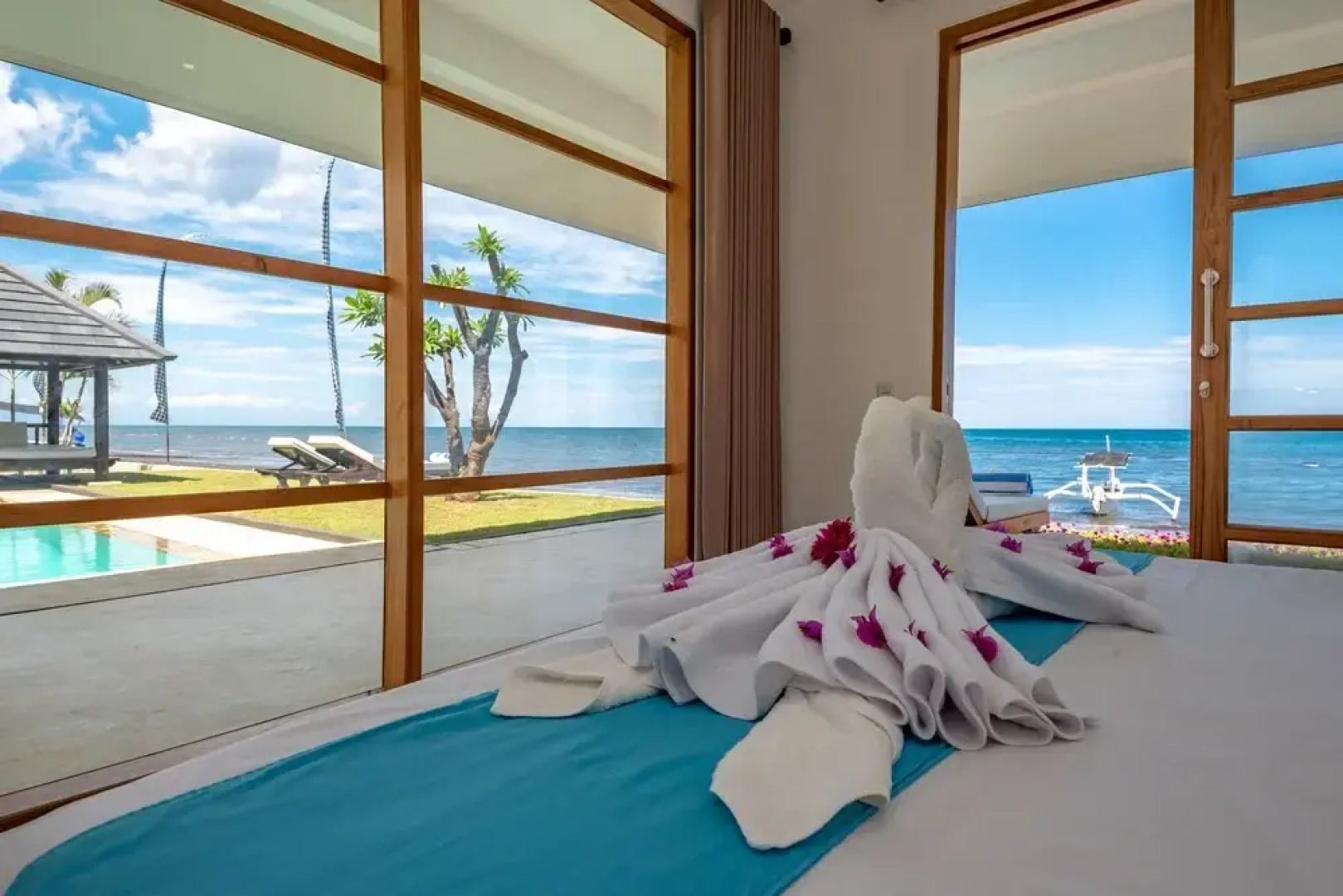 Villa Lovina Beach 1