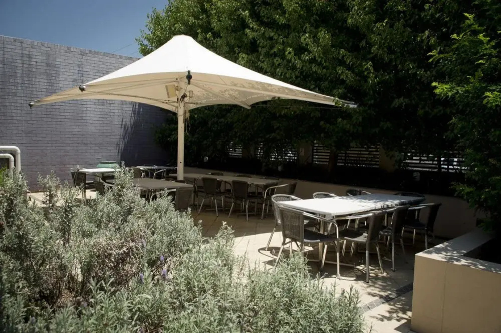 Roundabout Inn Gloucester