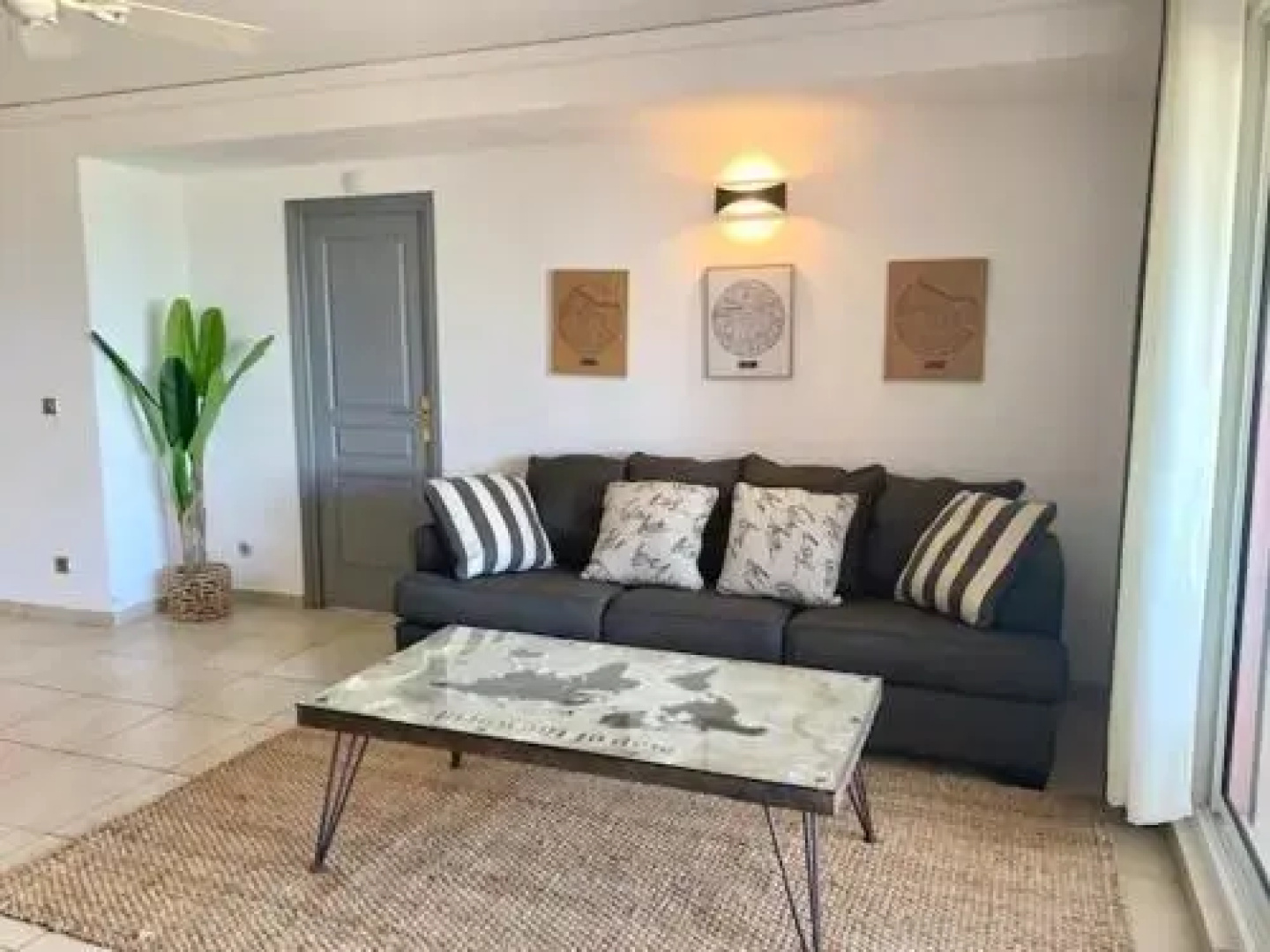 Beautiful Duplex of 160 m2 and 4 bed-rooms on Orient Beach