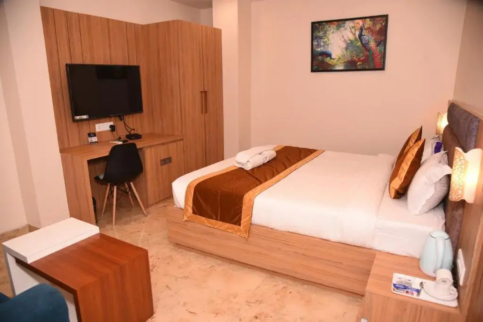 Hotel Ekta International