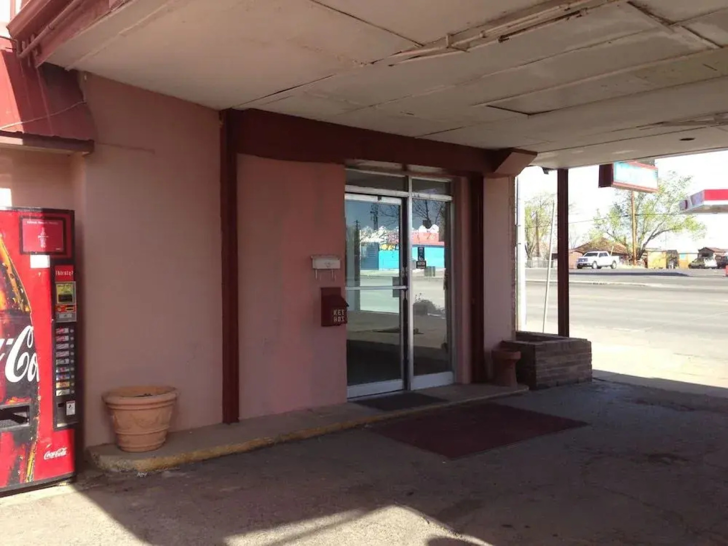 National 9 Inn Sand Canyon