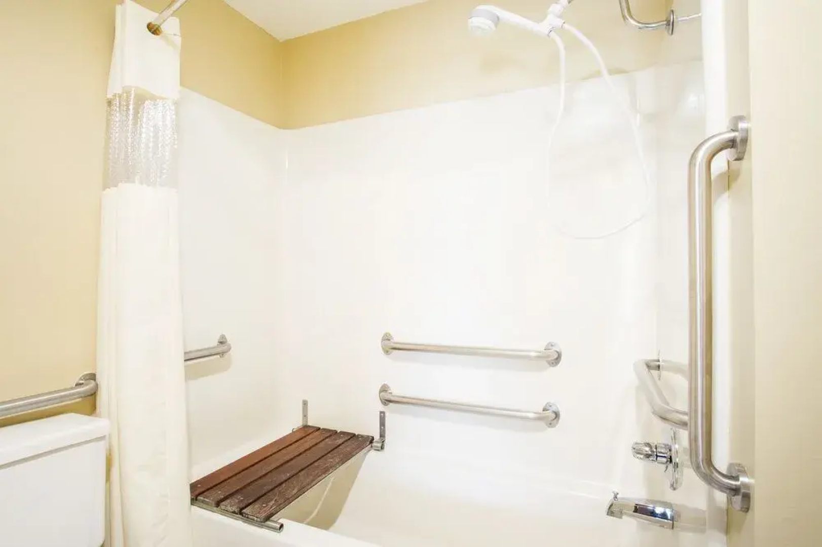 Days Inn Evansdale Waterloo