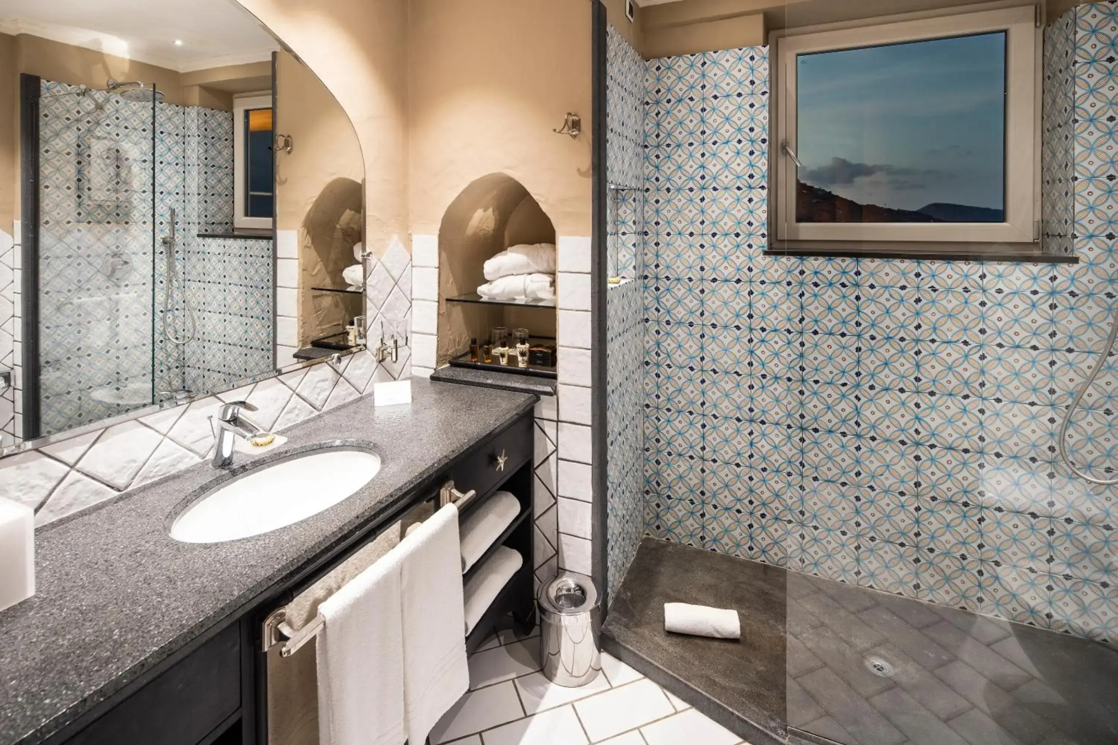 Therasia Resort Sea & Spa - The Leading Hotels of the World