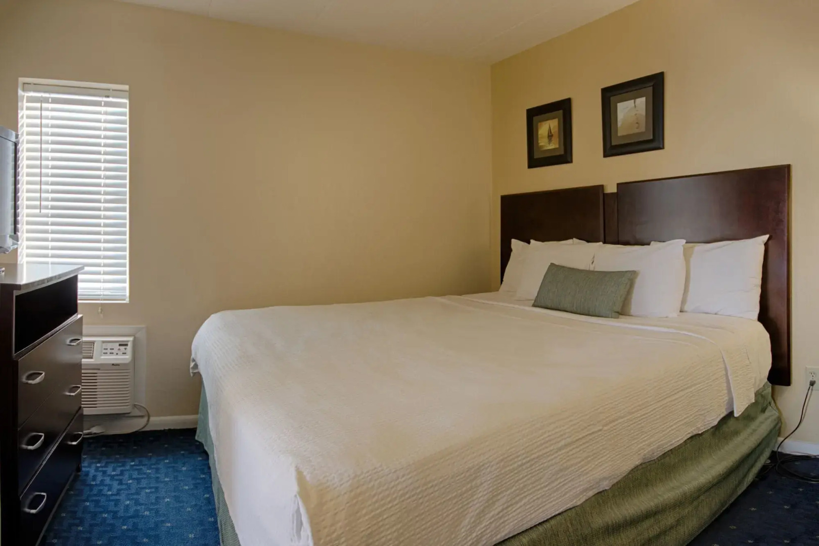 SeaLoft Oceanfront Hotel