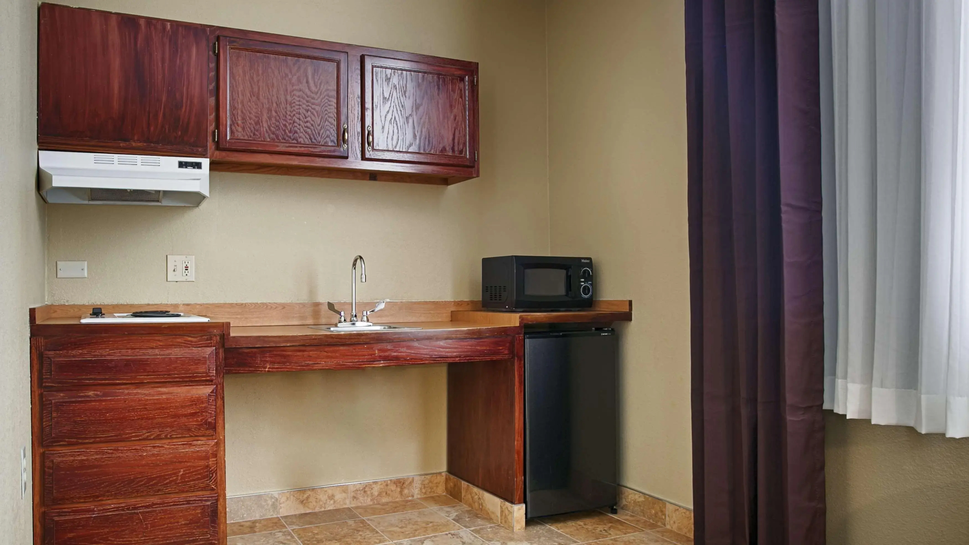 Best Western Airport Inn & Suites Cleveland
