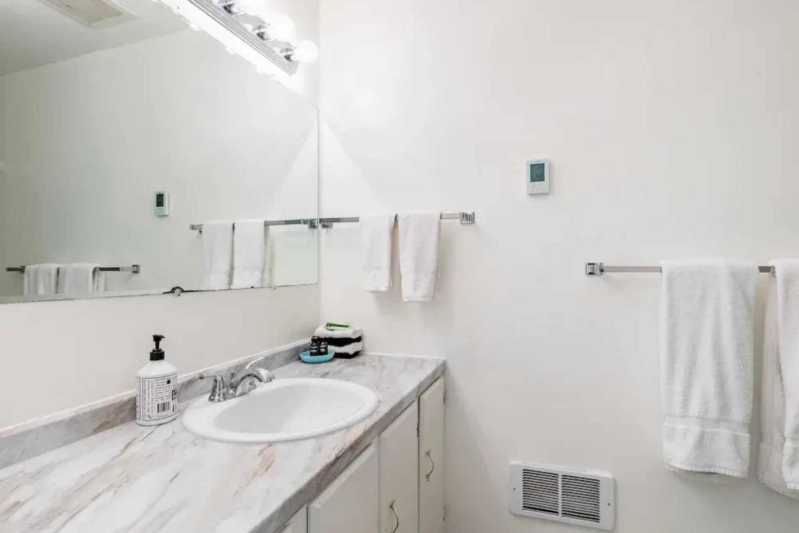 Saratoga by the Sea by Avantstay Panoramic View, Near Langley