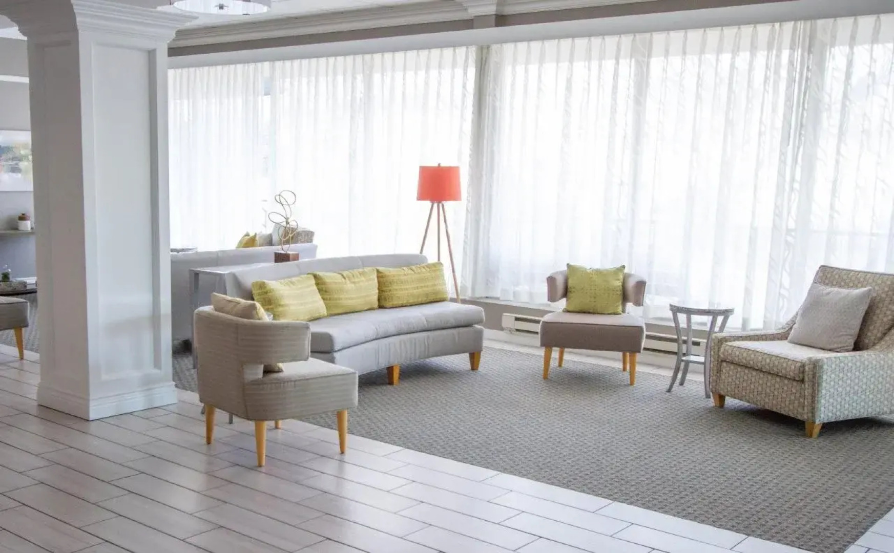 Holiday Inn Bloomington Airport South Mall Area by IHG