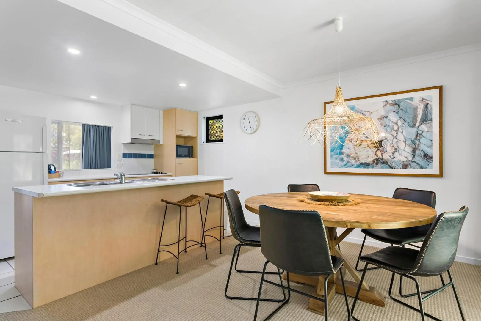 Modern & Stylish 2 Bedroom Townhouse