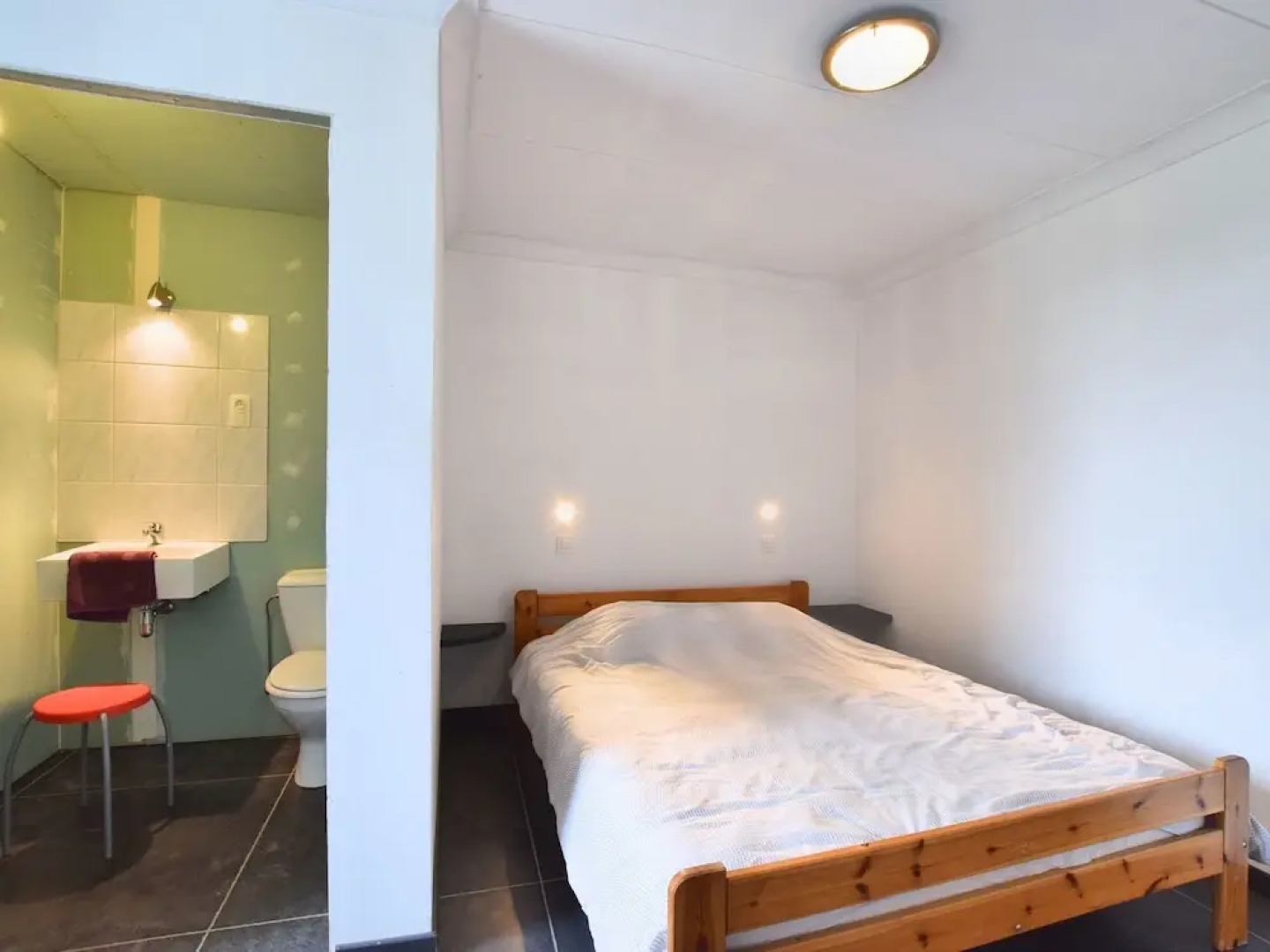 Cozy Holiday Home in Somme-Leuze with Private Swimming Pool