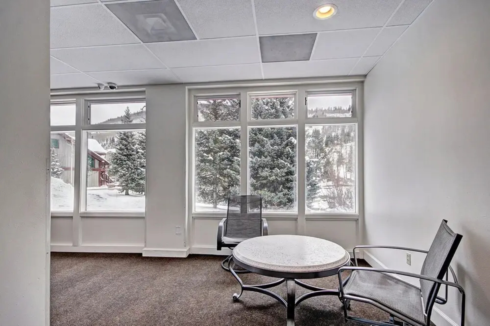 Roomy Condo with Great Amenities - VS438 by RedAwning