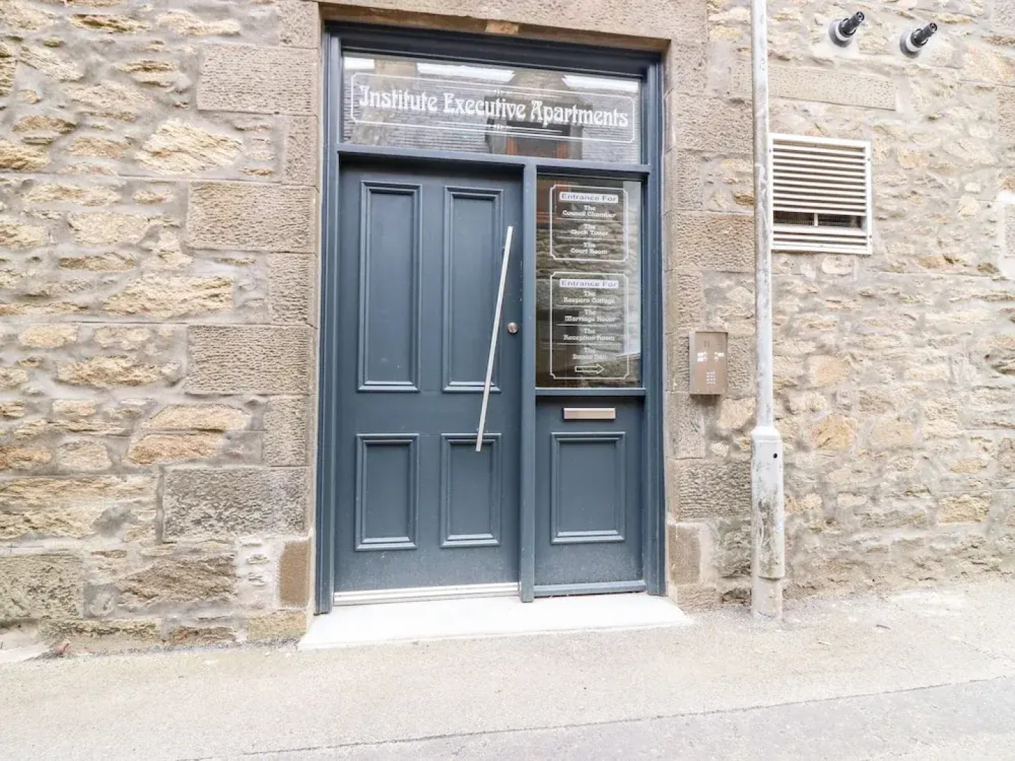 The Court Room at The Institute Executive Apartments