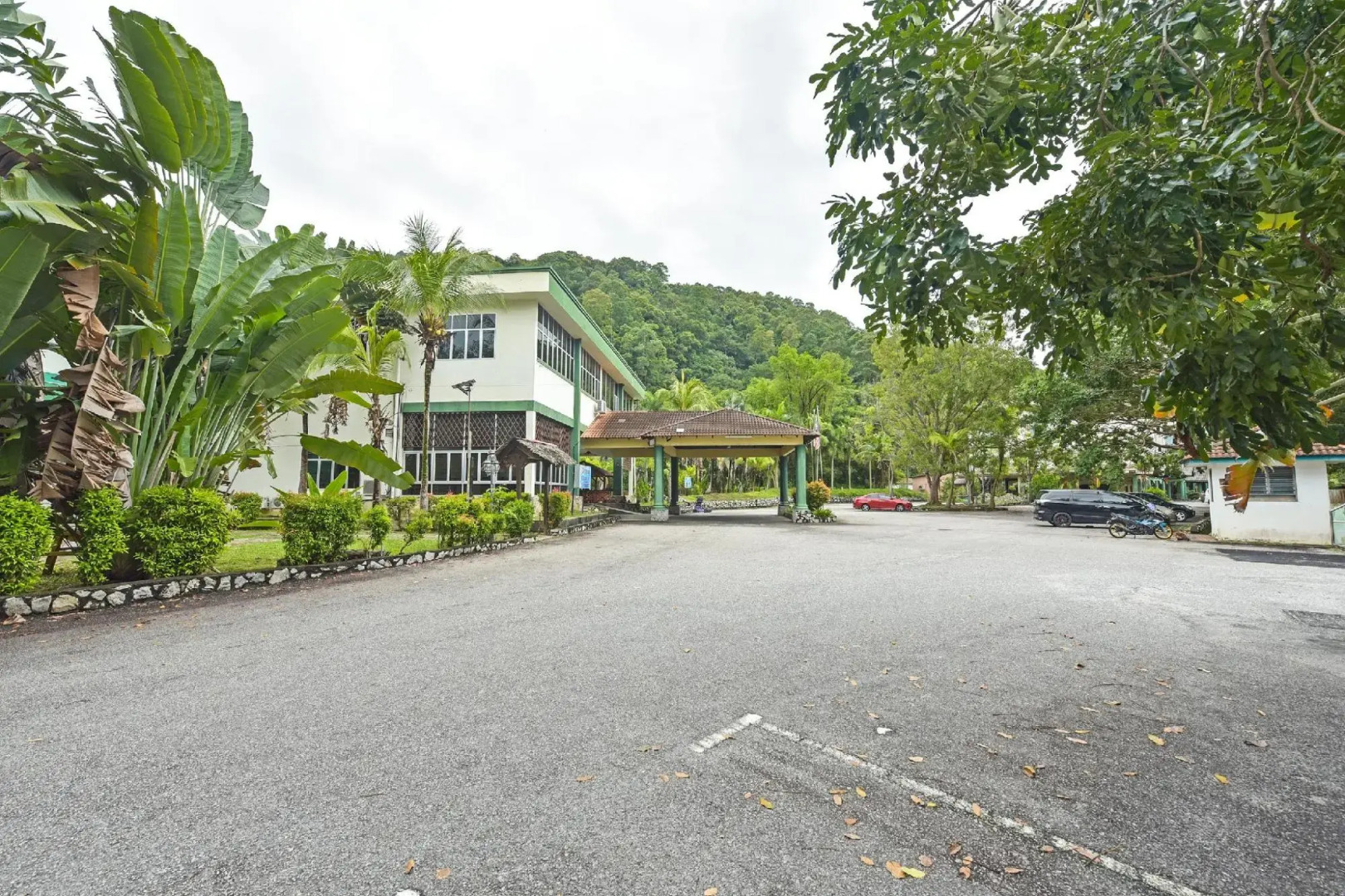 Teluk Batik Holiday Apartment