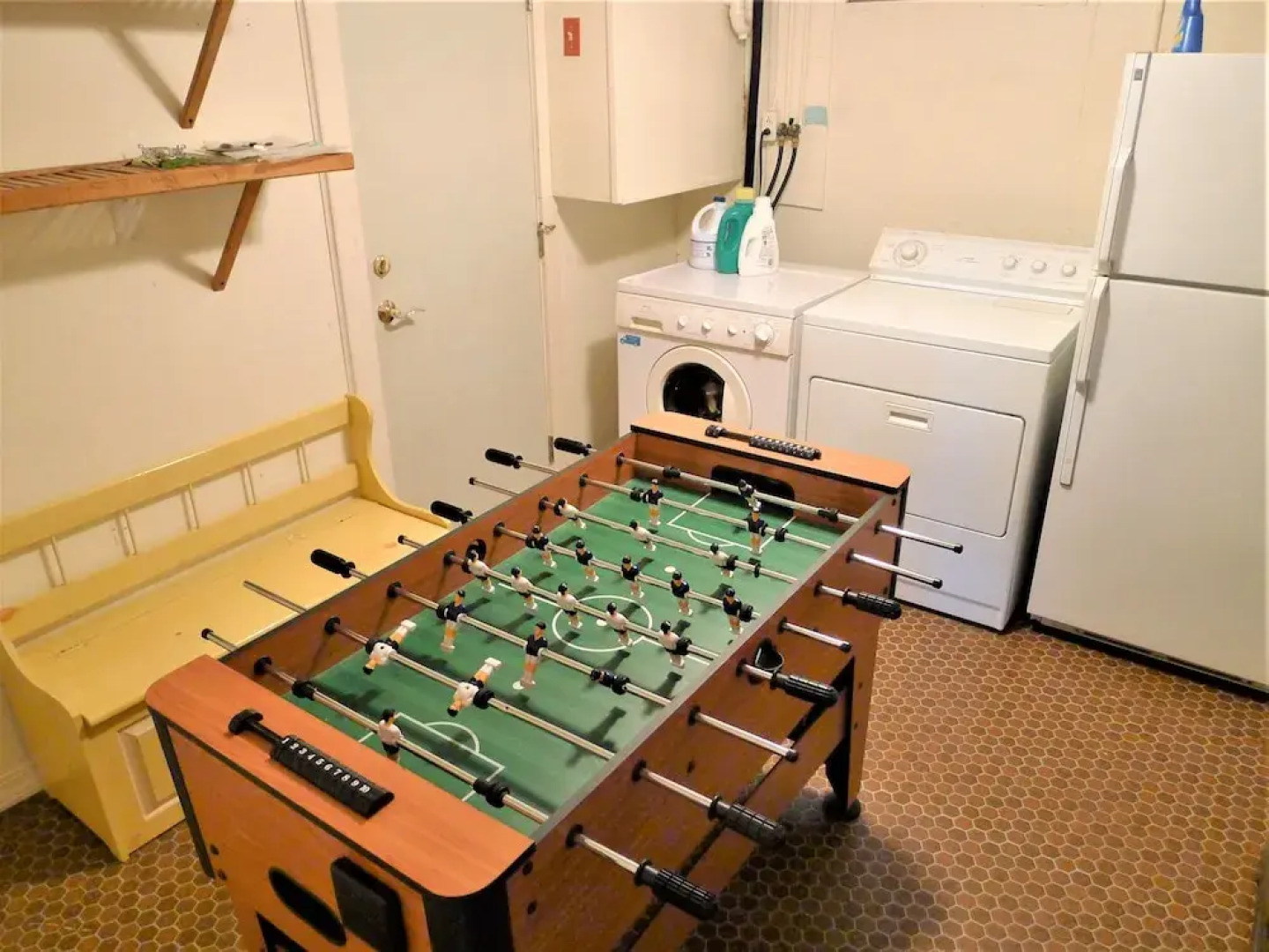 563 Pleasant Lake - 4 Bedroom House