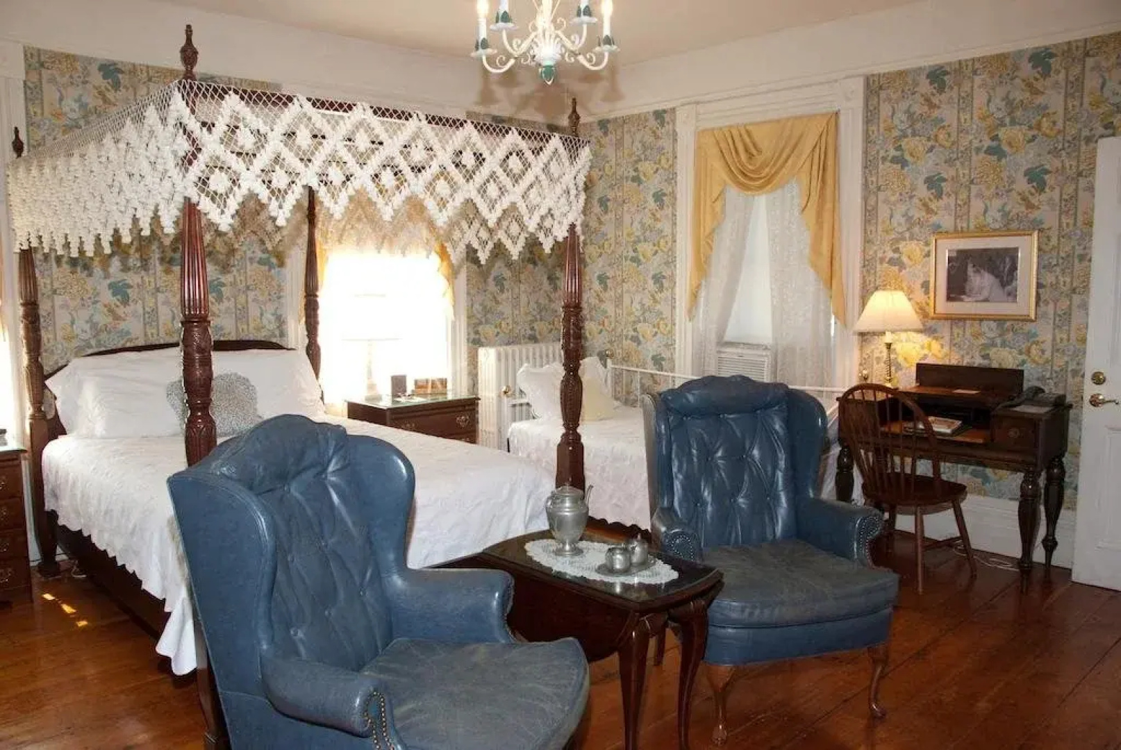 Strong House Inn