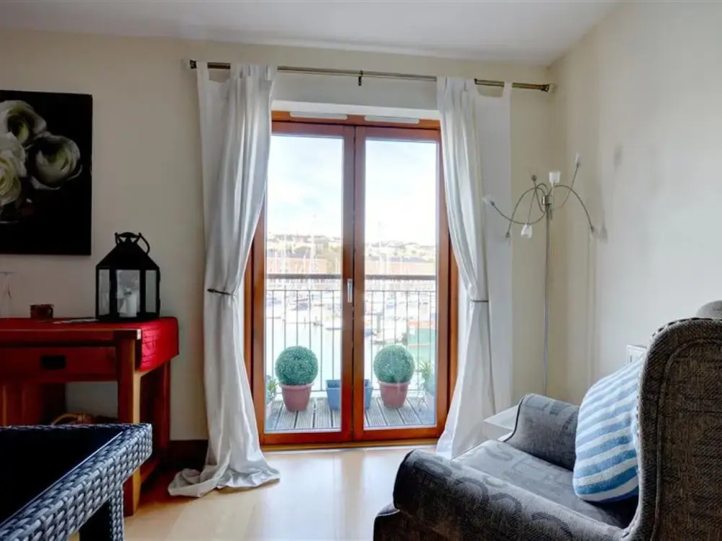 Modern Holiday Home in Milford Haven With Balcony