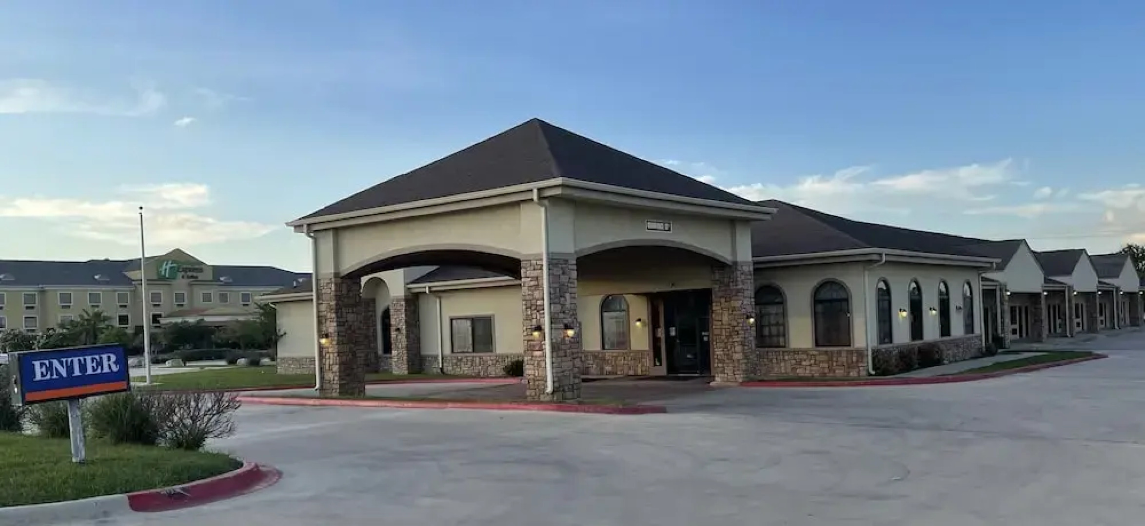 Sunbridge Inn and Suites