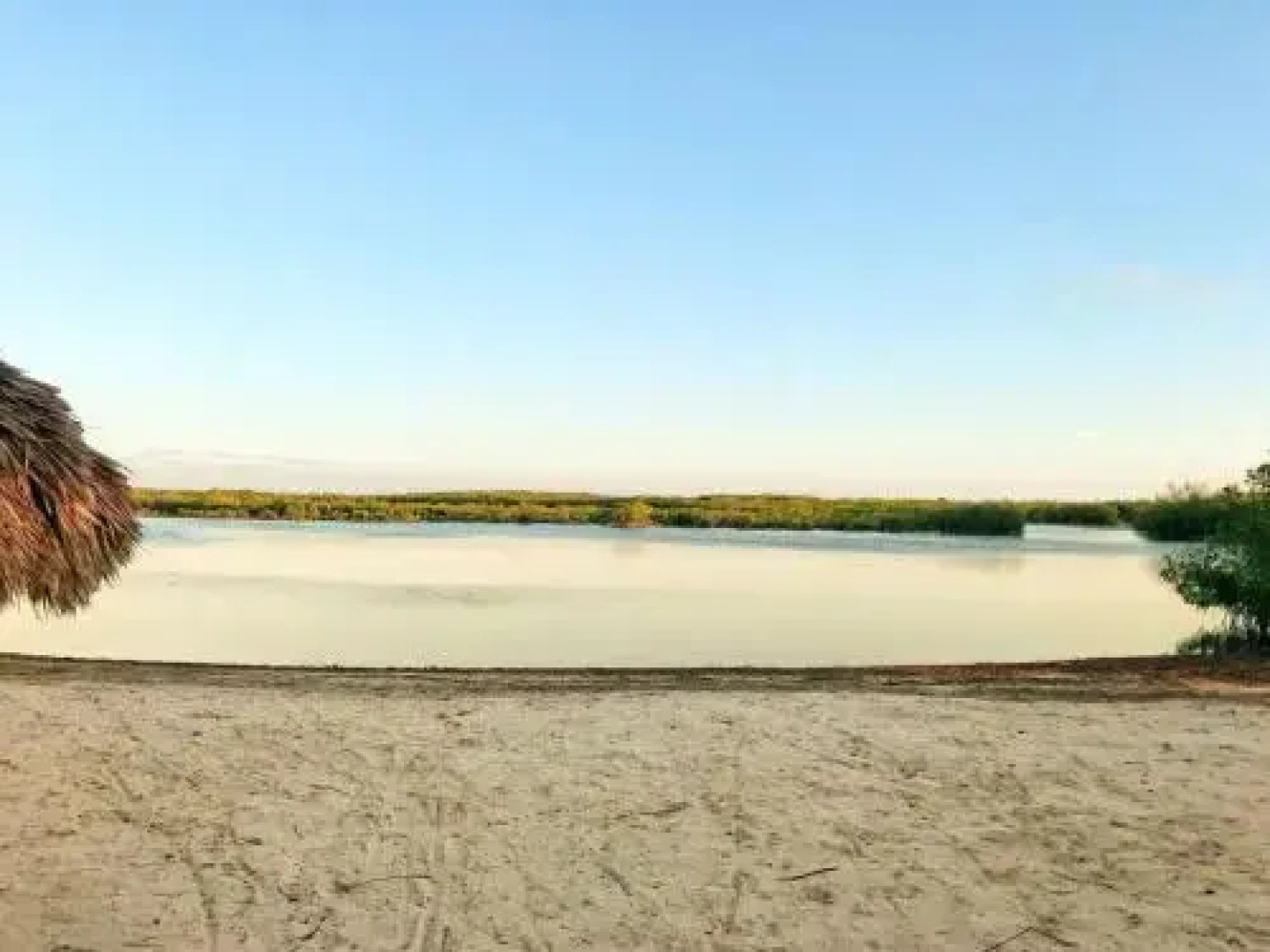 2 bedroom, beautiful patio, pool, beach, marina