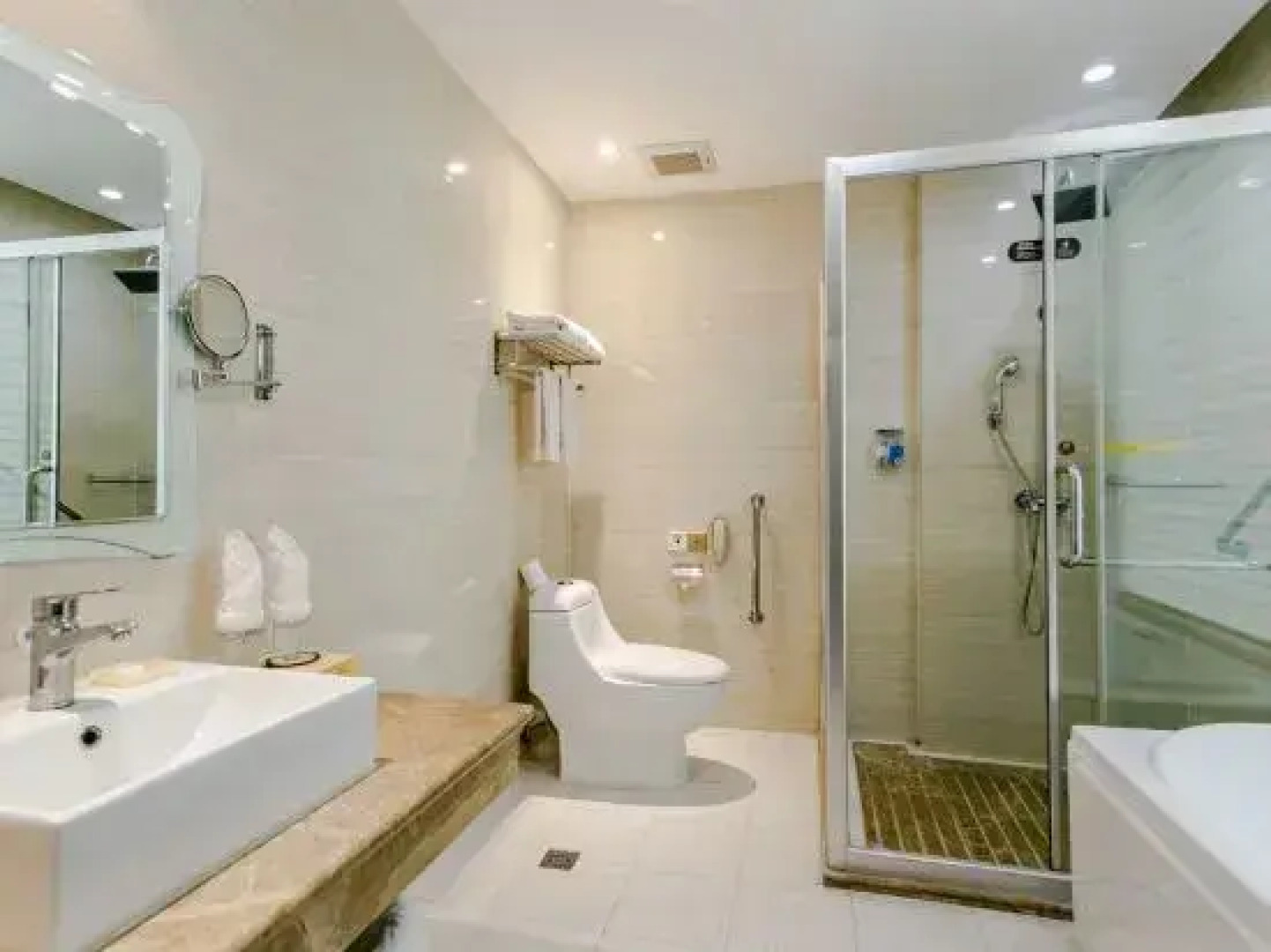 Jintan Square South Great Wall Hotel (Tongren Station Branch)