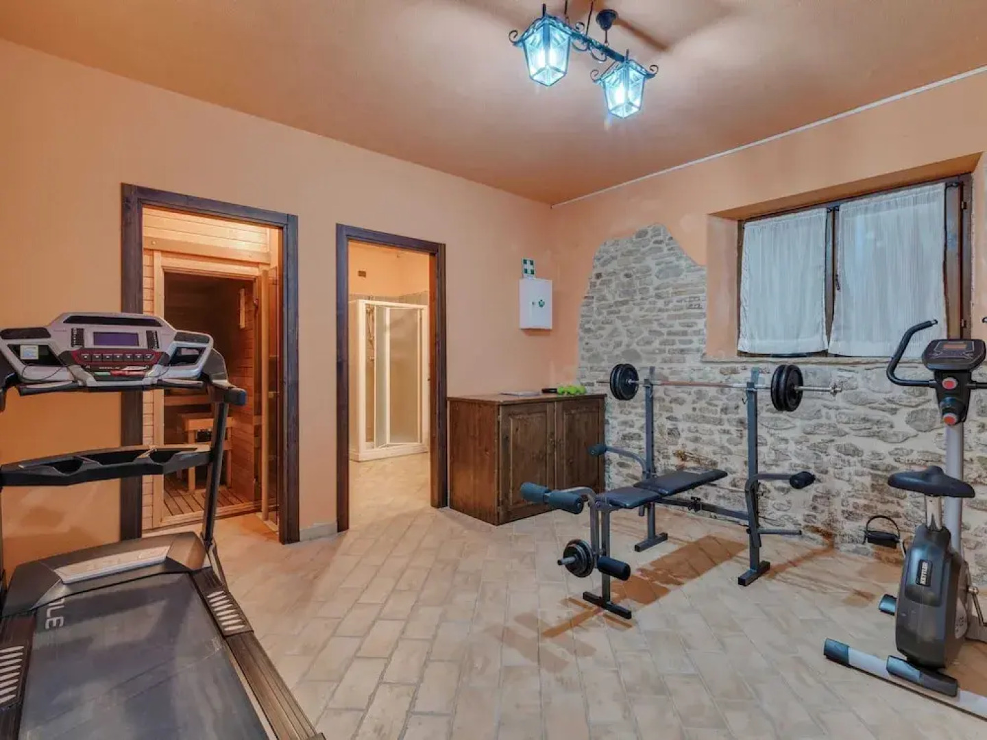 Villa in Piandimeleto With Pool & Sauna