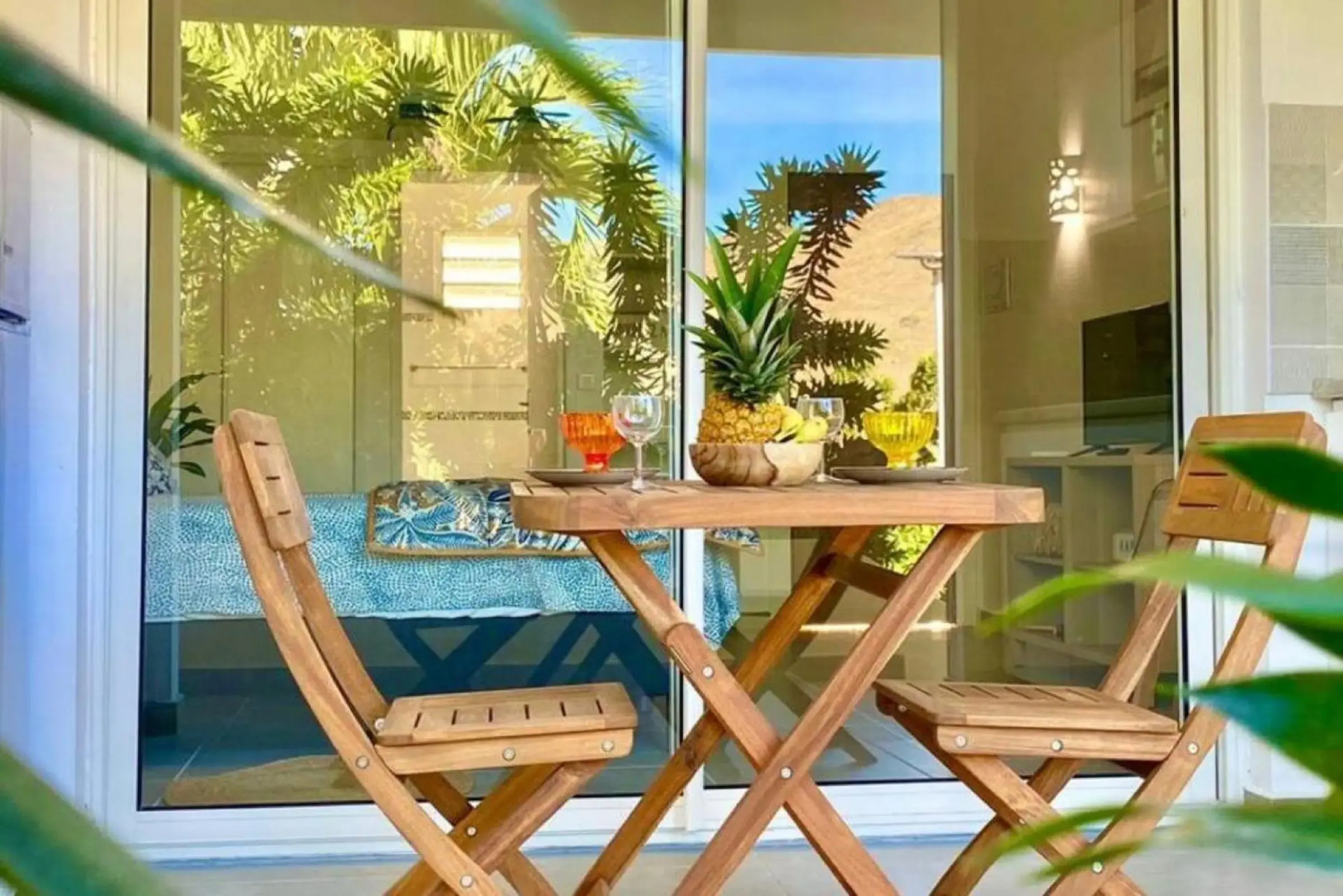 Beautiful suite S15, pool, next to Pinel Island