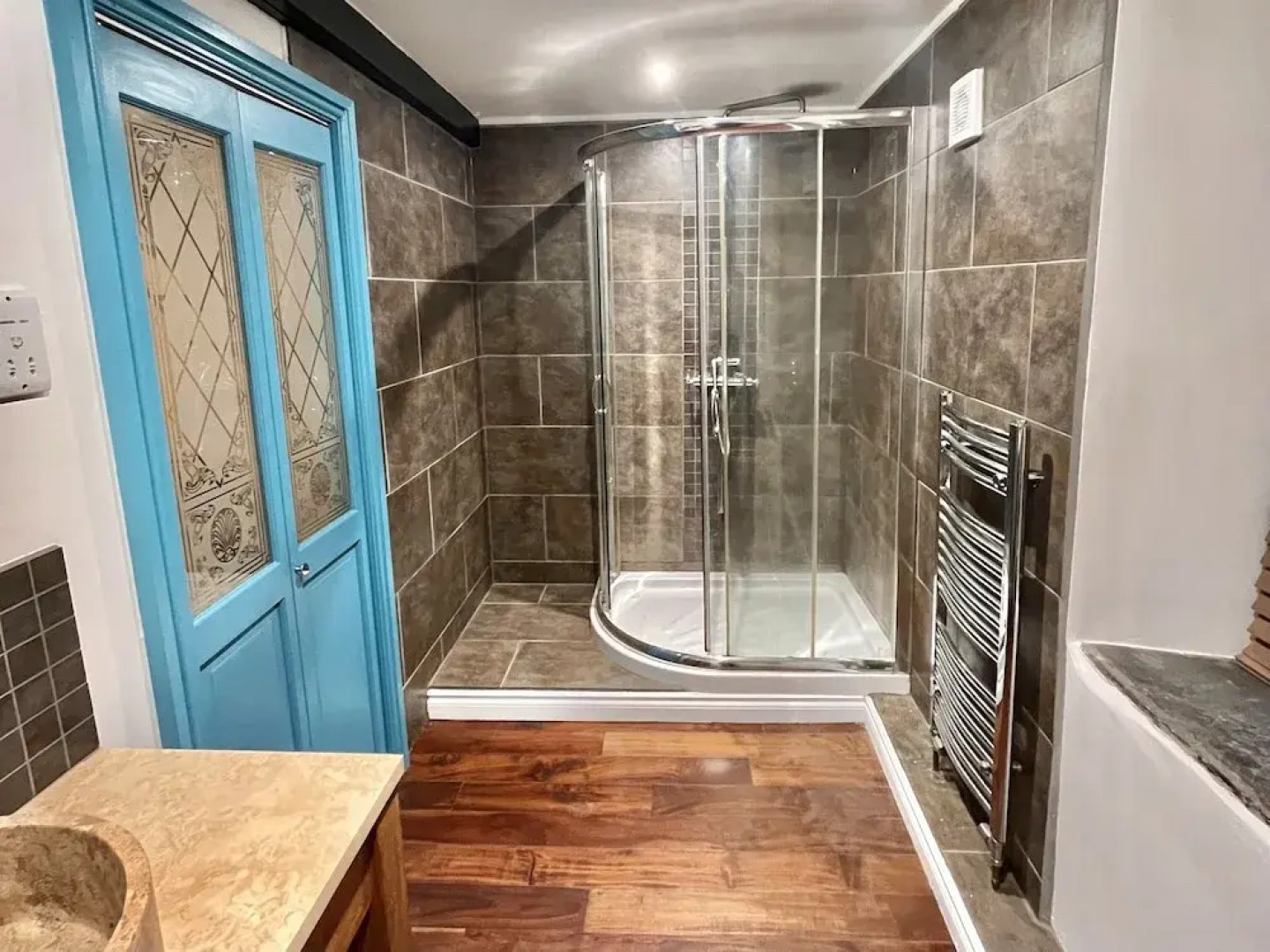 Stunning Riverside Tryweryn Terrace House