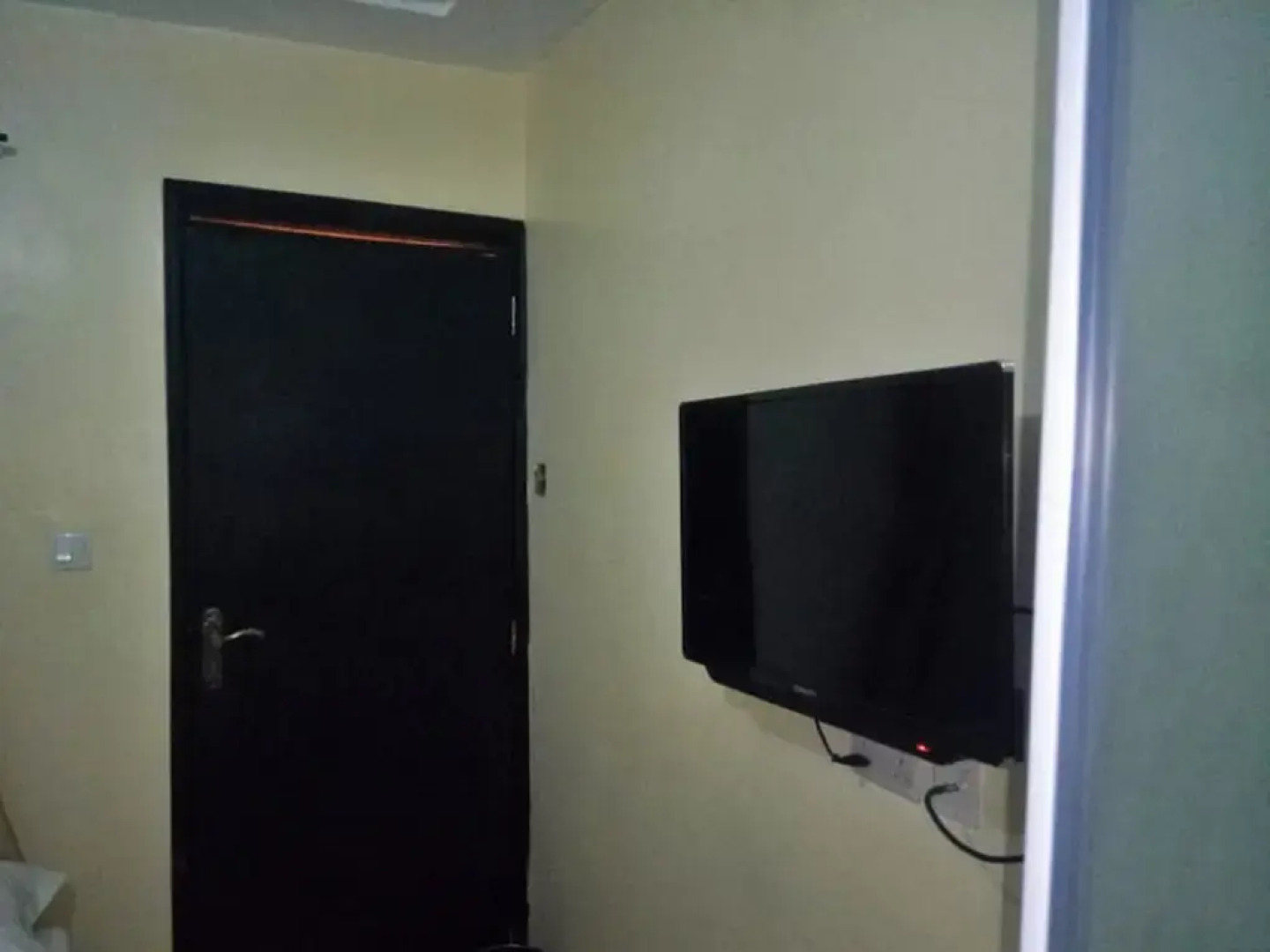 Olive or Twist Lounge