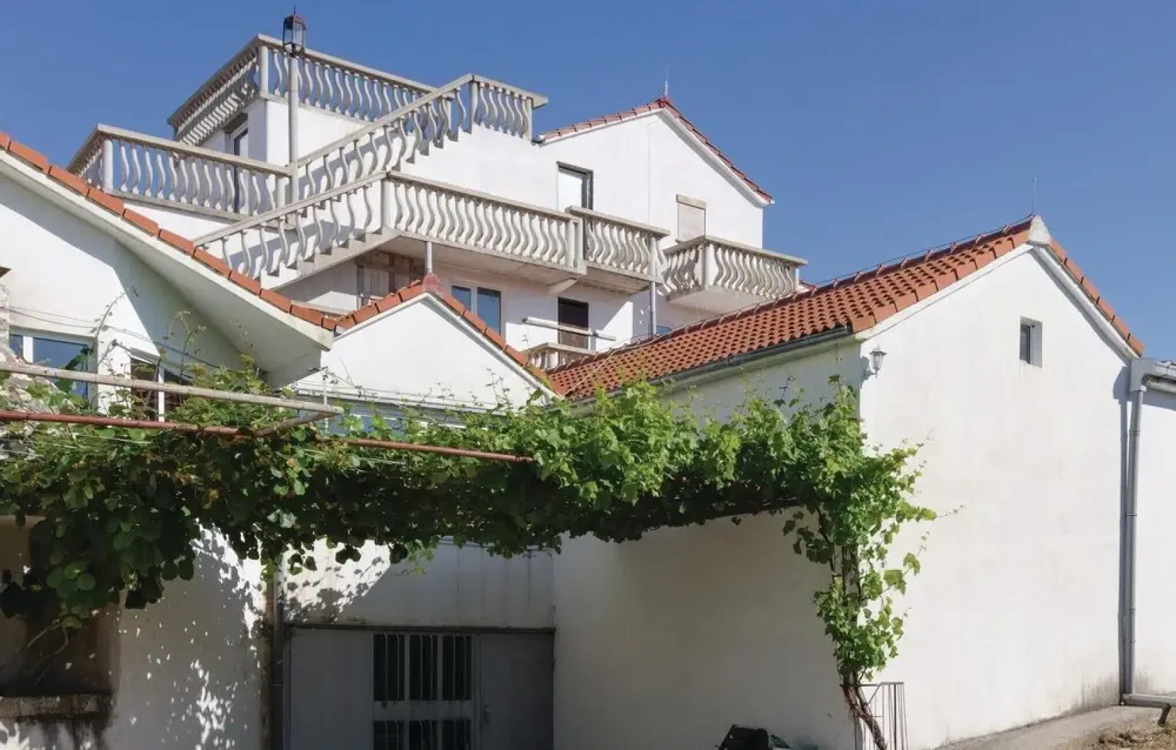 Nice Home in Sreser With Wifi and 3 Bedrooms