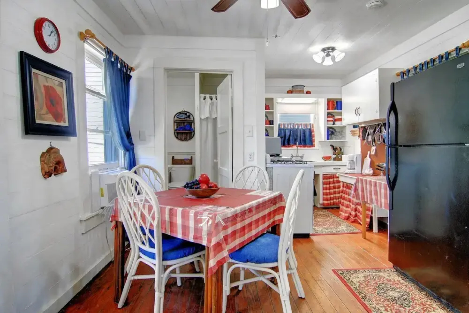 Joys Beach 1 Bedroom Cottage by RedAwning