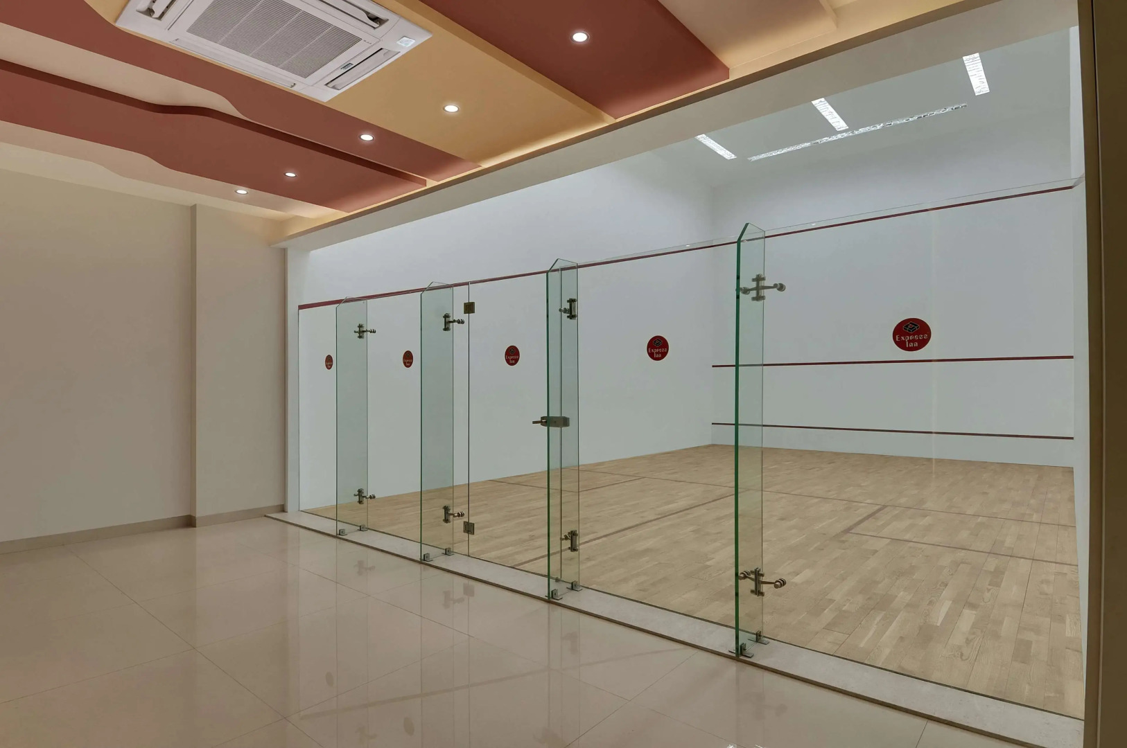 Express Inn The Business Luxury Hotel