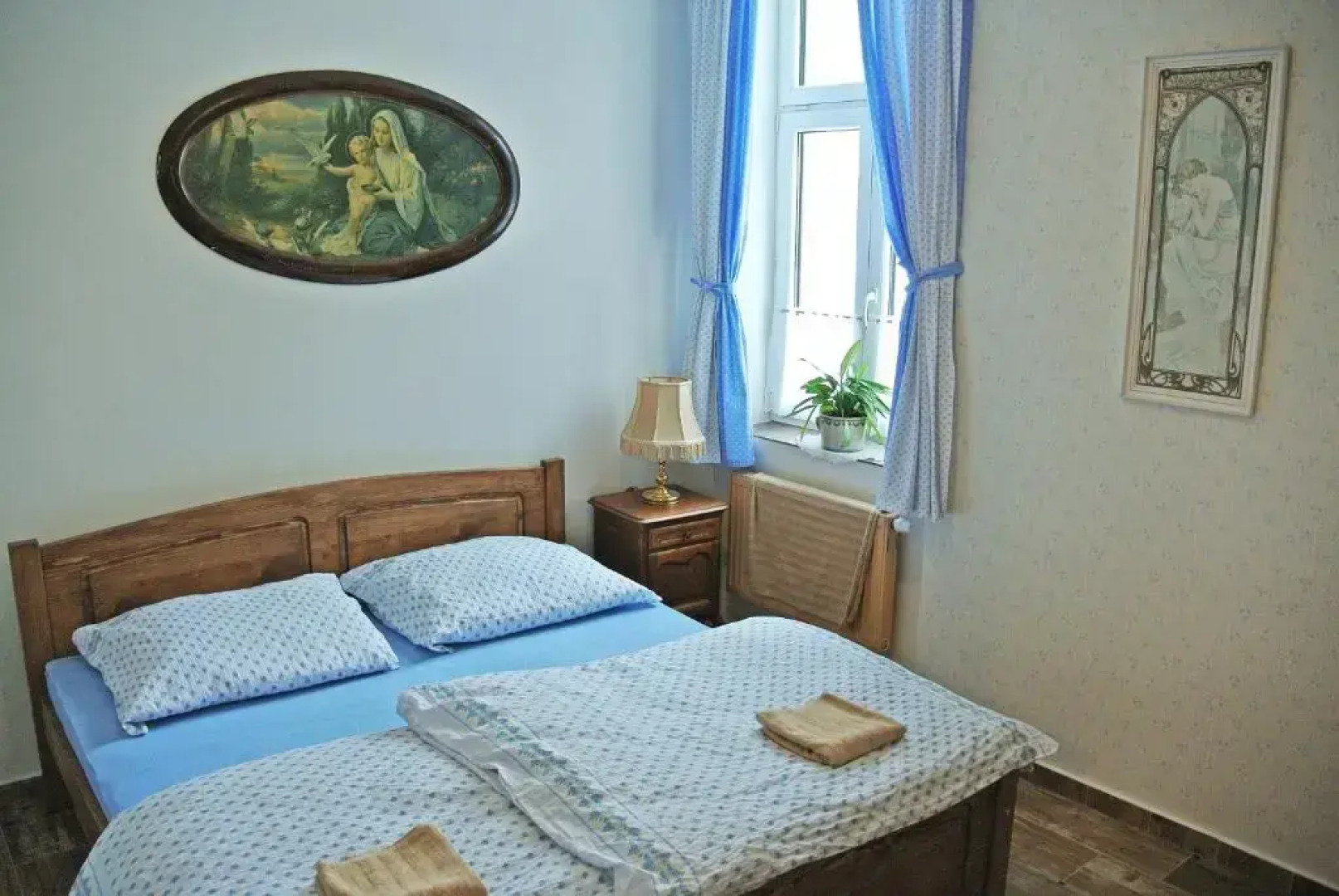 Restaurace a penzion Ubrousku prostři se