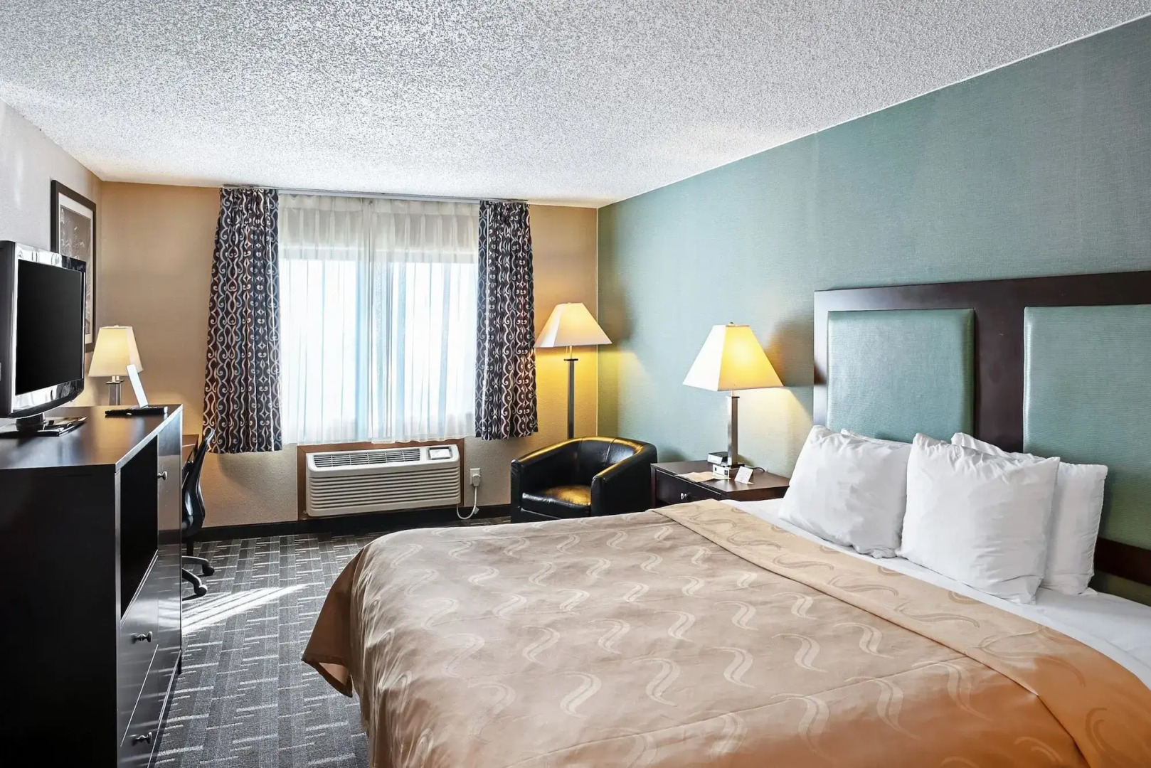 Quality Inn Galesburg near US Highway 34 and I-74