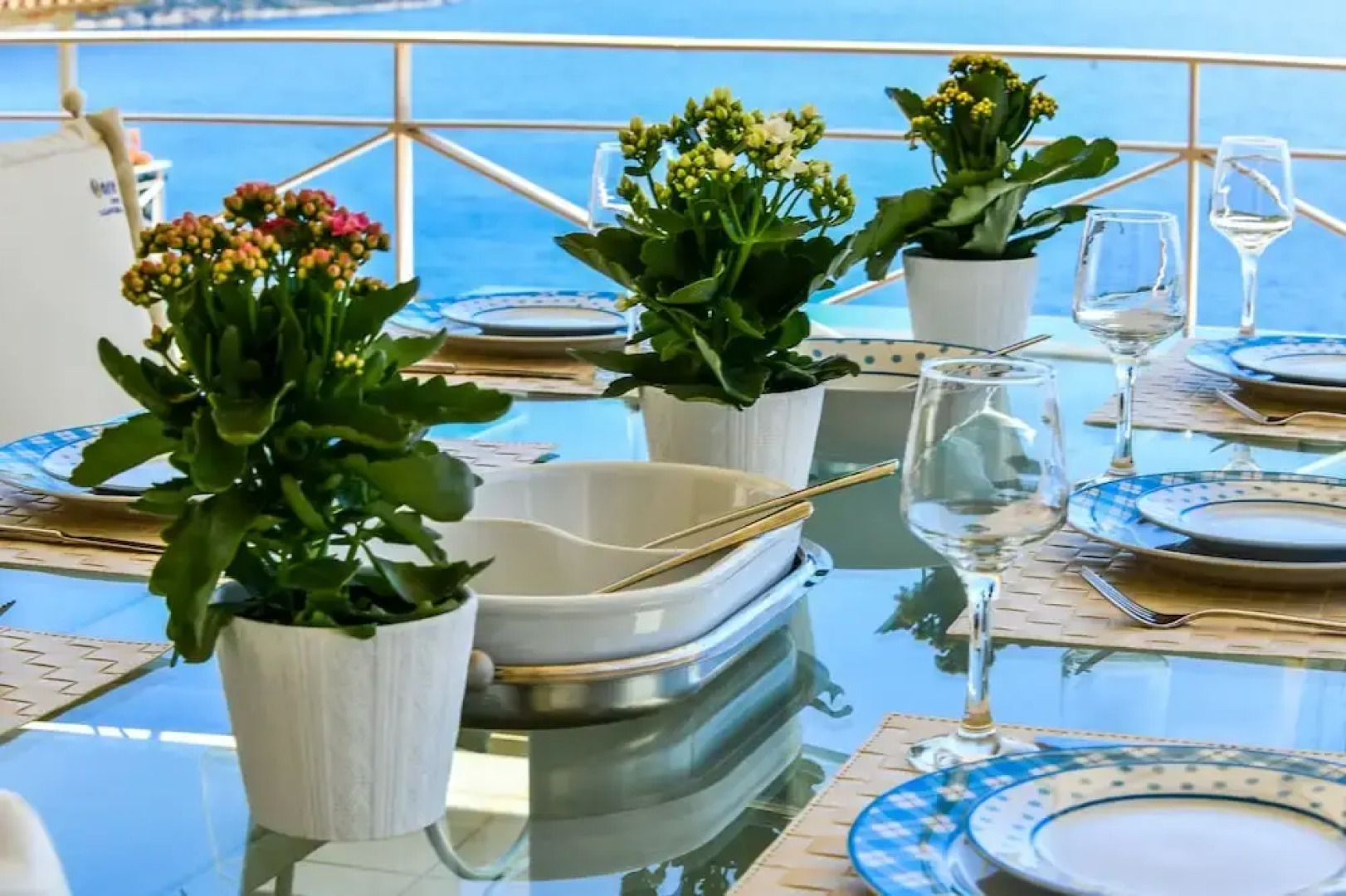 Villa with Striking views over the infinity Pool