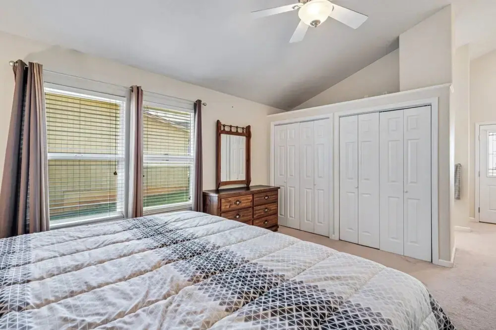 Cloudside - 2-Level Home Near Marina Beach by Yosemite Region Resorts