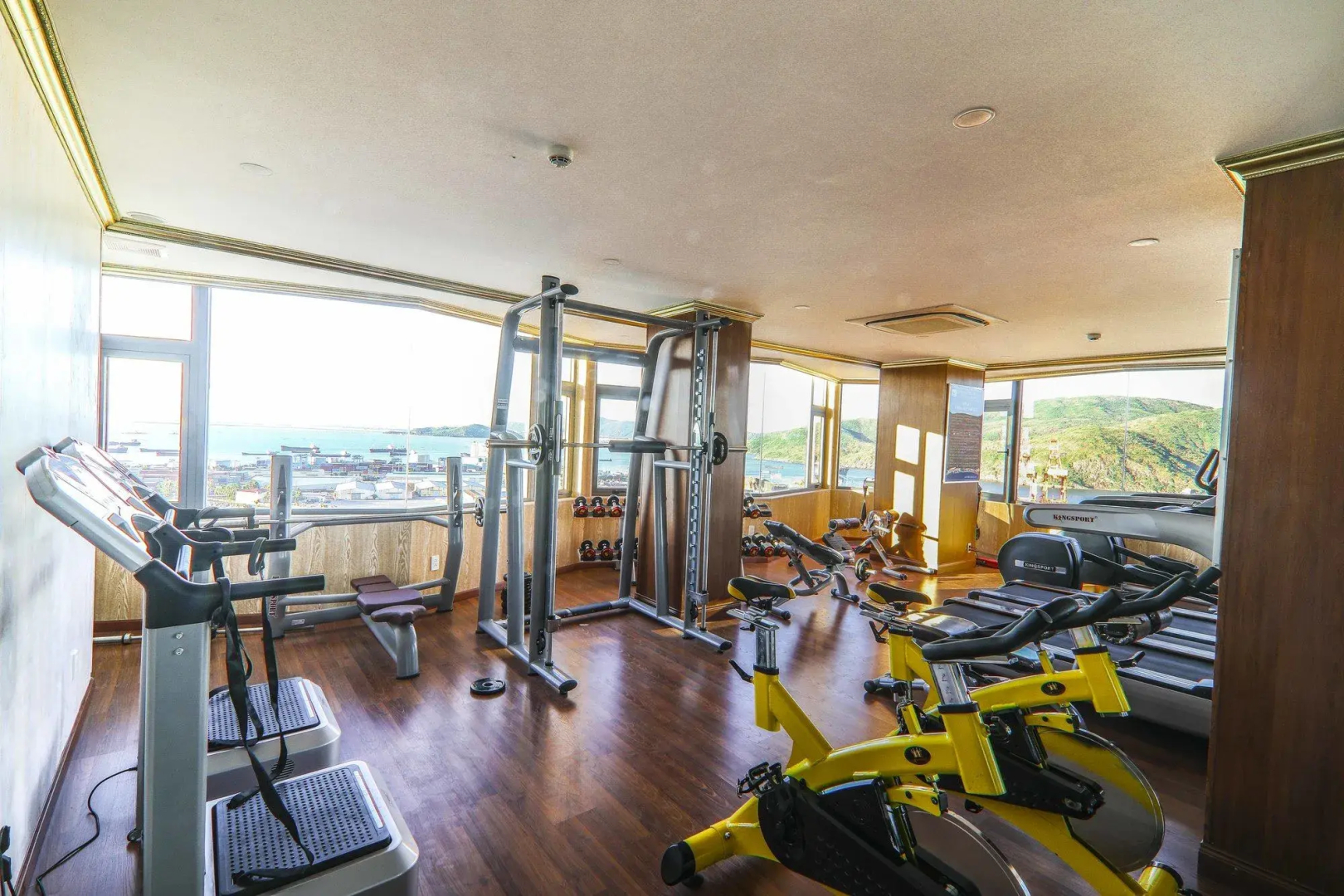 Huong Viet Hotel Quy Nhon - Beachfront