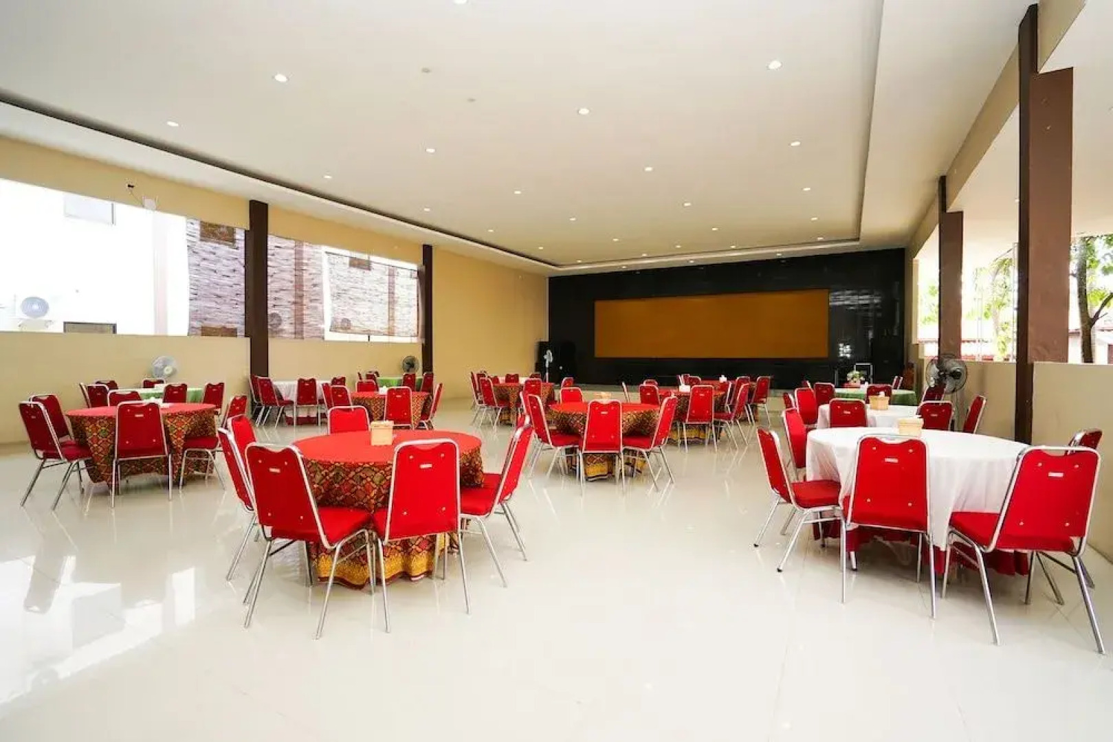 OYO 903 Kampoeng Kita Hotel