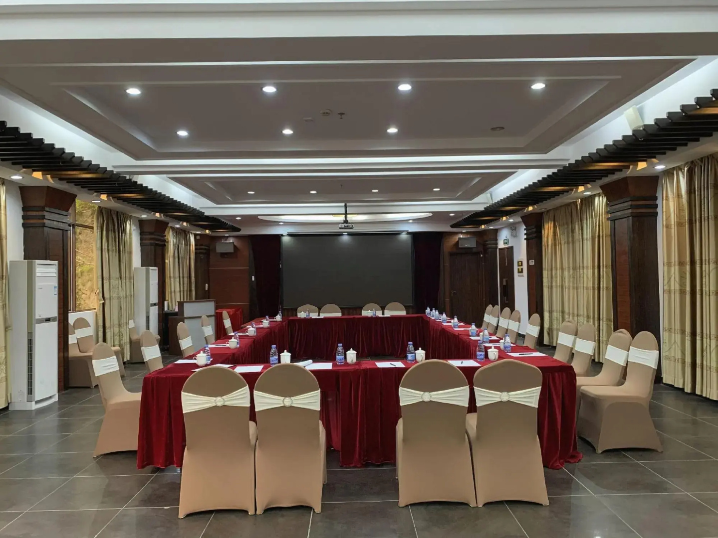 Xinxing Tianlushan Health Resort Hotel