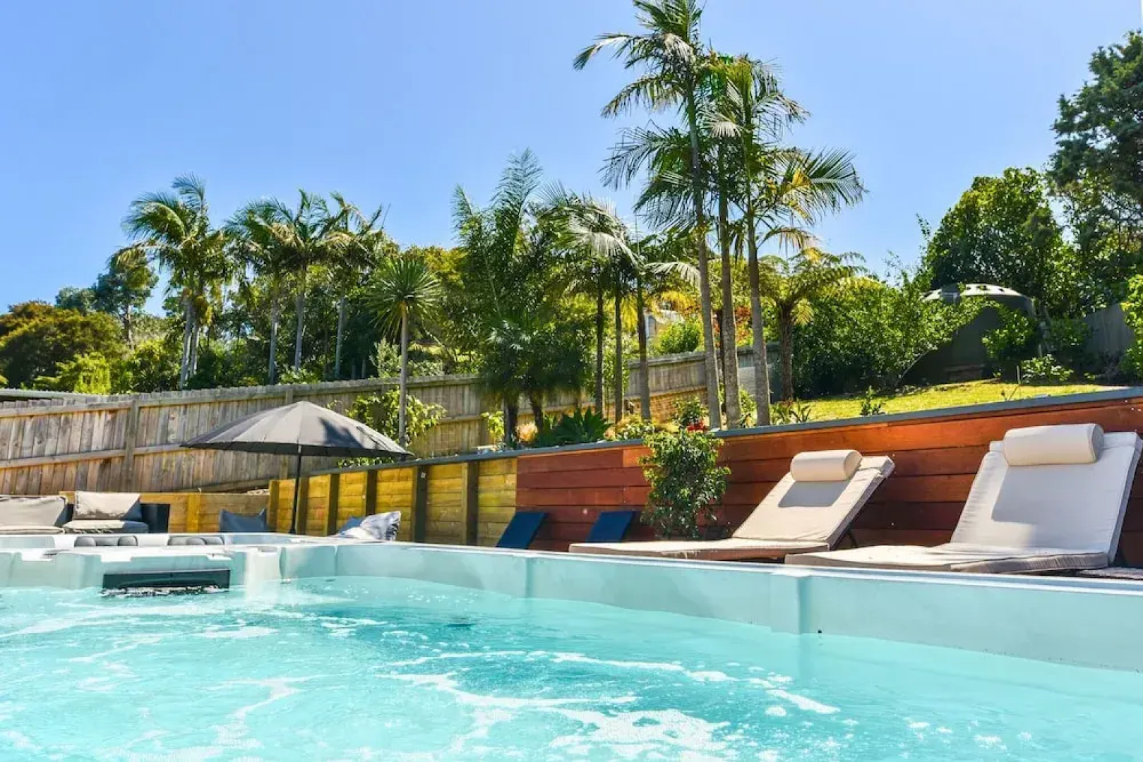 La Maison Soleil with heated Swim Spa