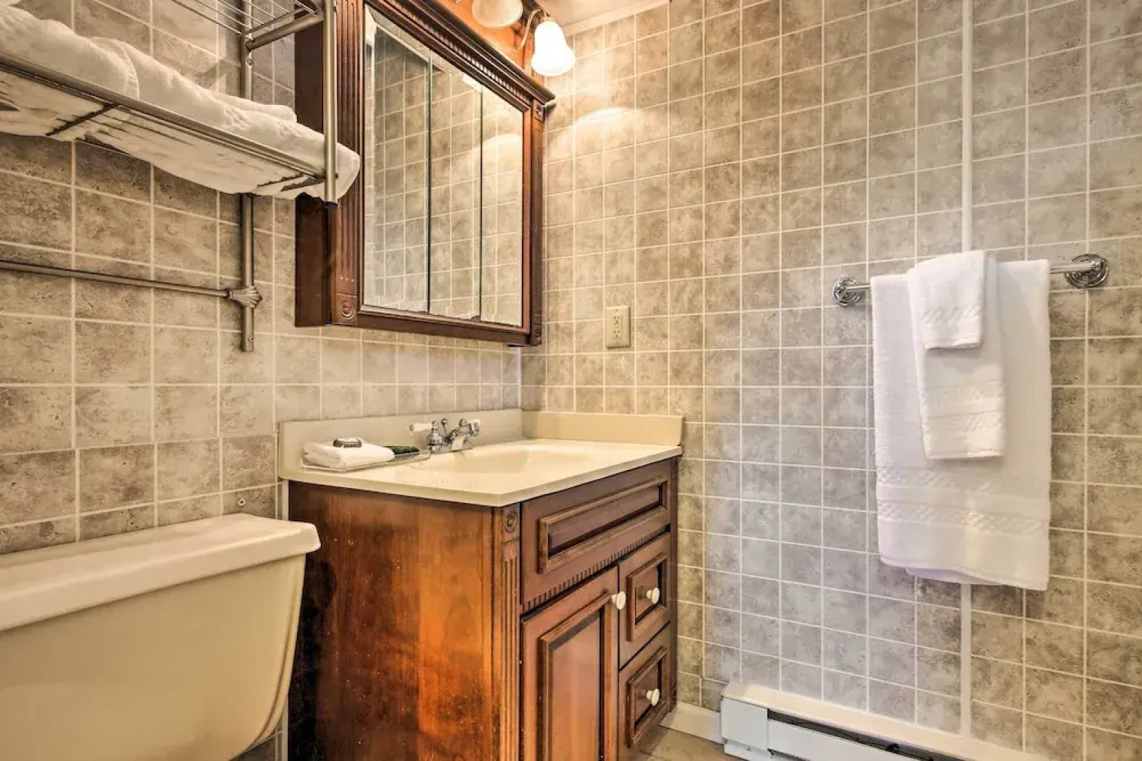 Spacious Apt w/ Yard: 3 Mi to Windham Mountain